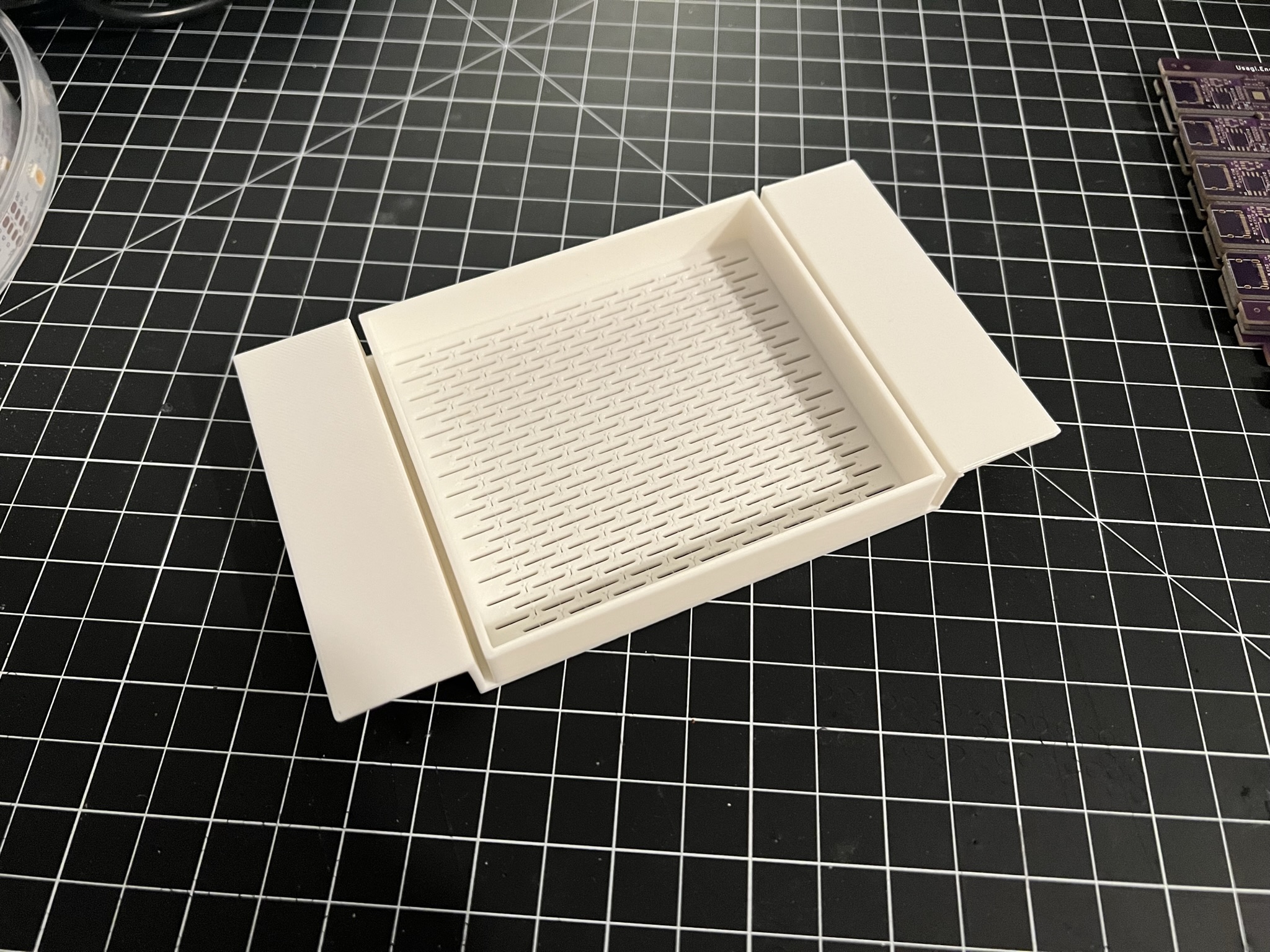 IRIS Drybox Lid Desiccant Tray (Parametric)