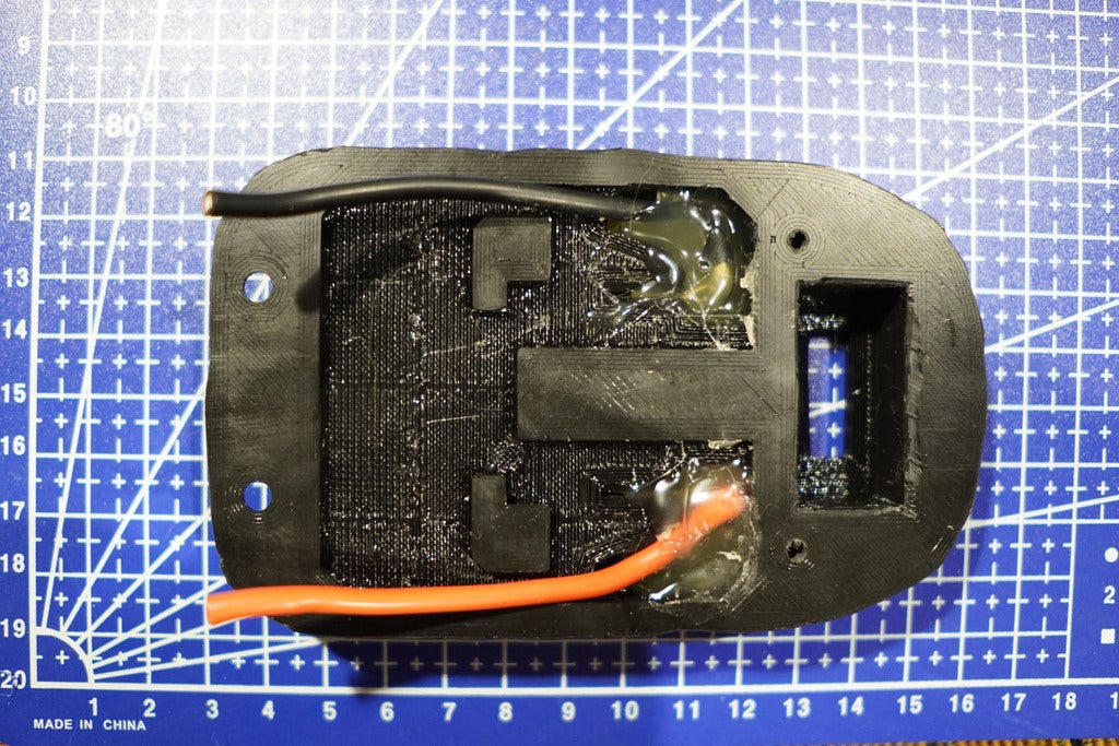 Makita 18v to AEG/Ridgid battery adapter - photo 4