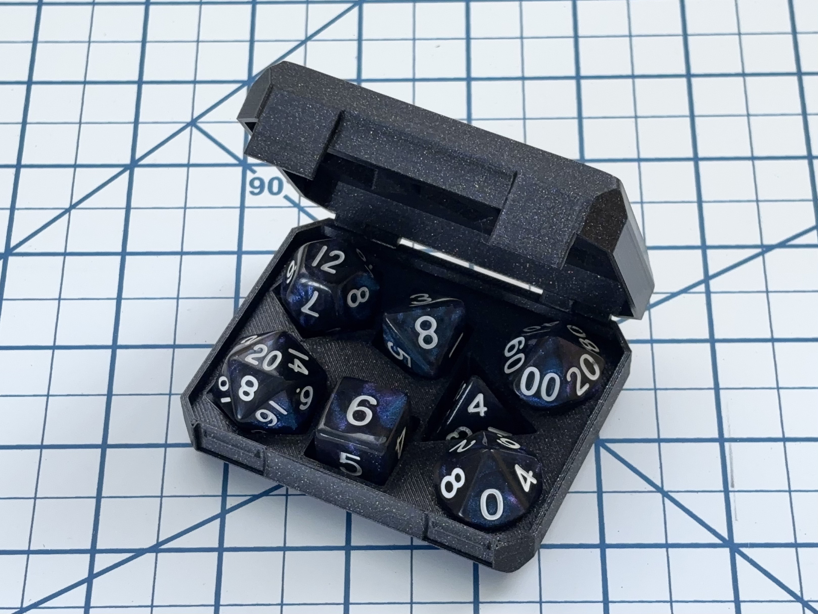 Polyhedral Dice Case (print-in-place)