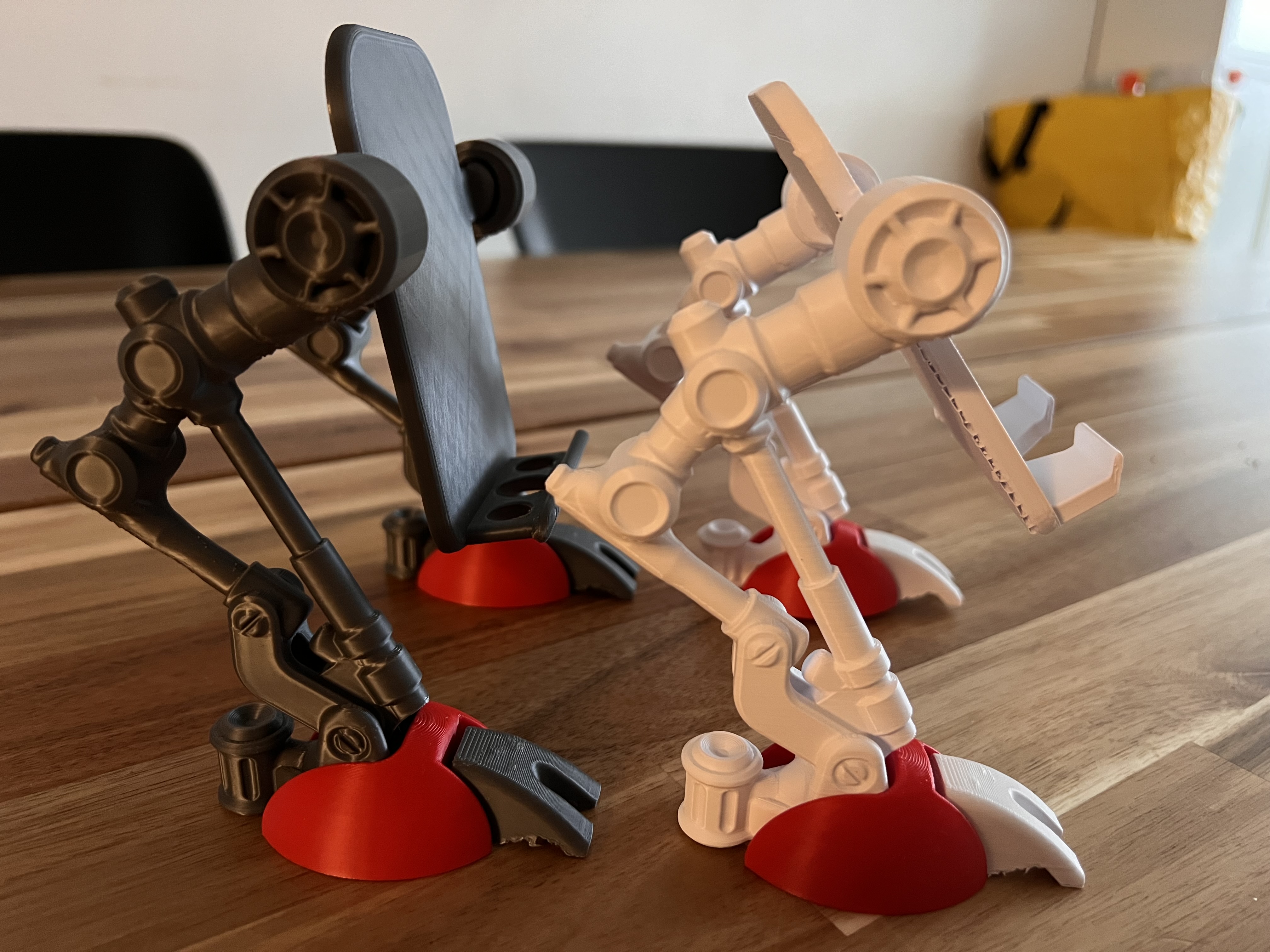 Robot Phone Stand for Magsafe - photo 3