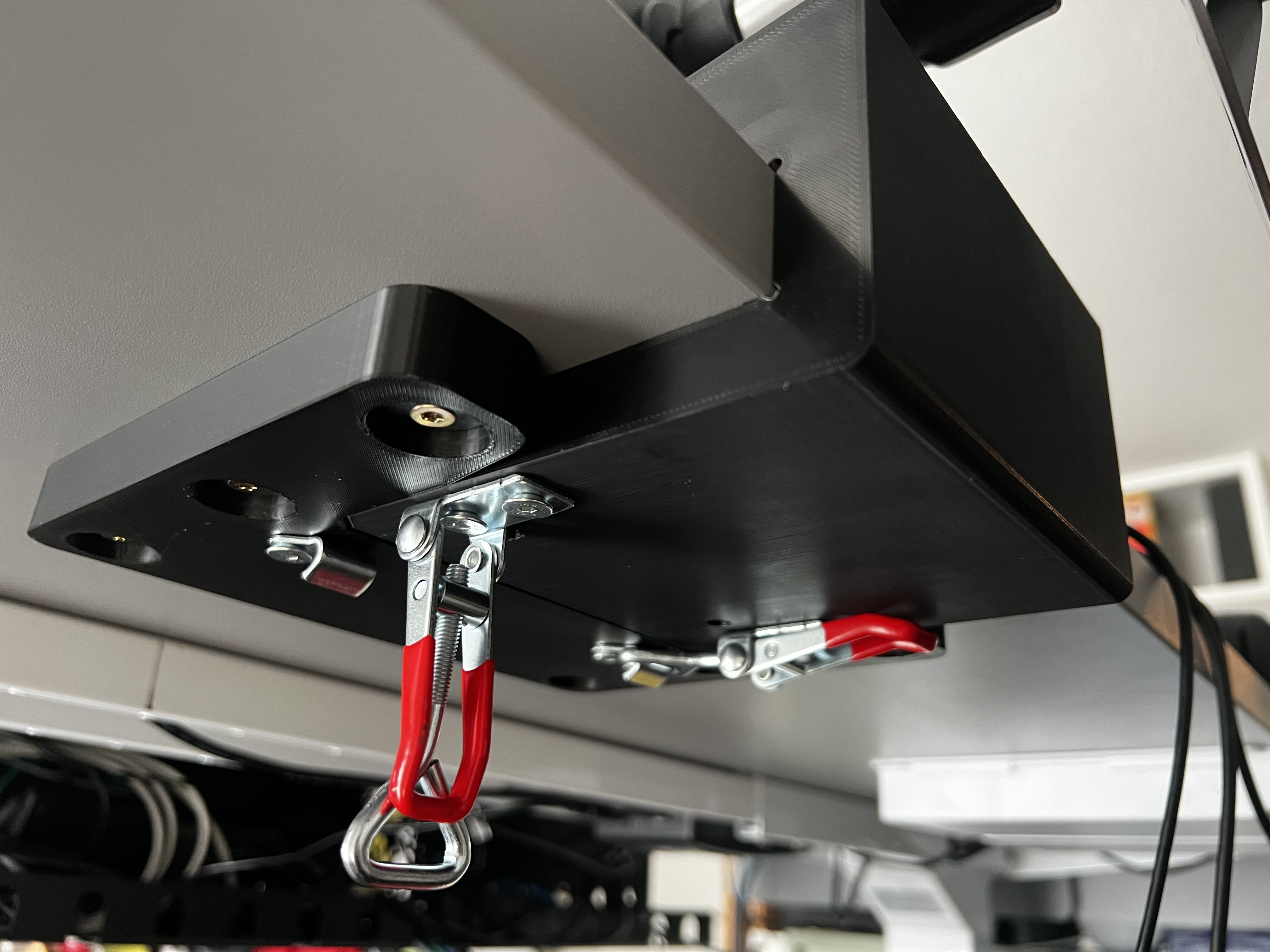 FANATEC DD Wheelbase table mount holder - photo 2