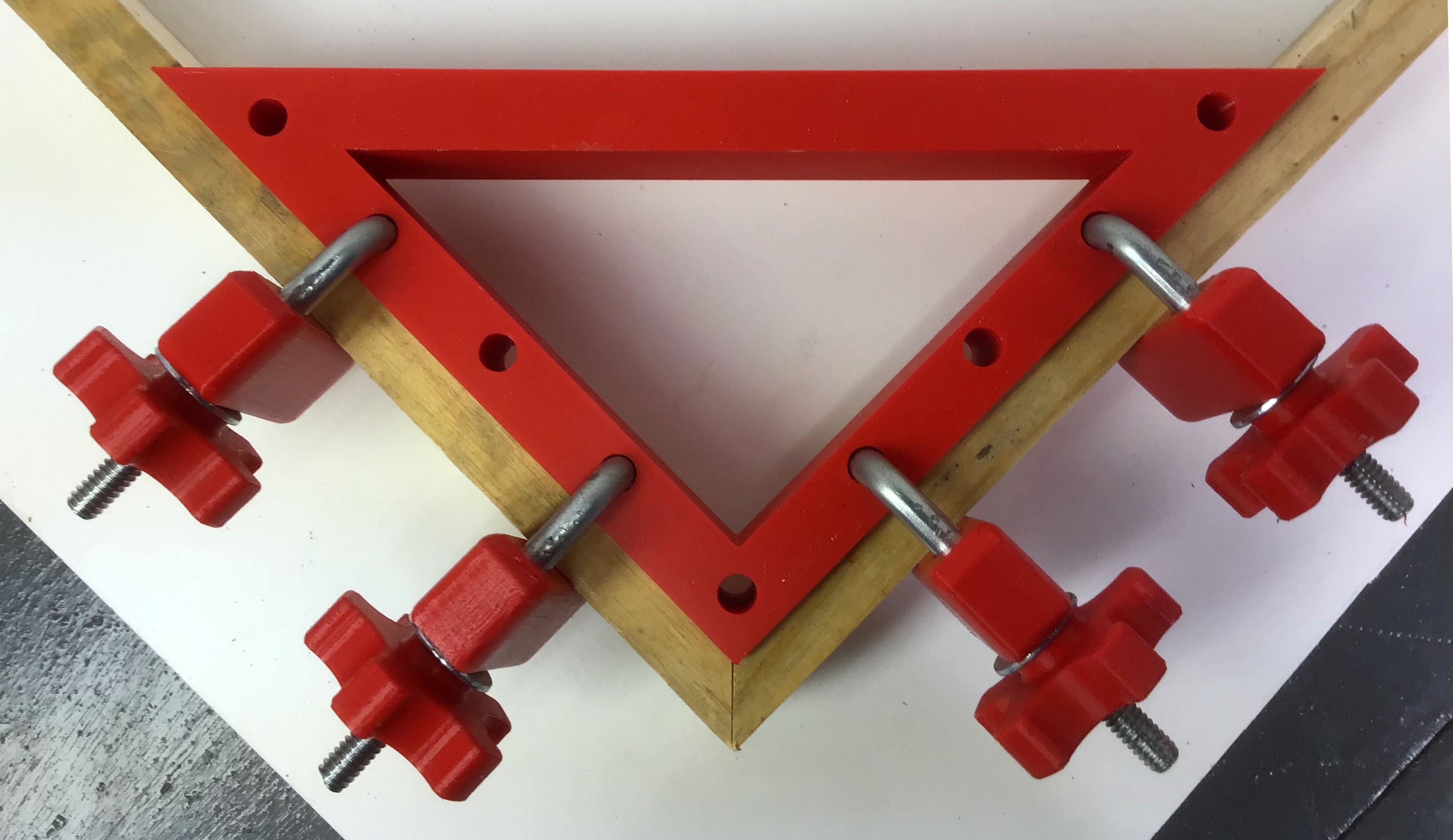 Triangular Corner Clamp