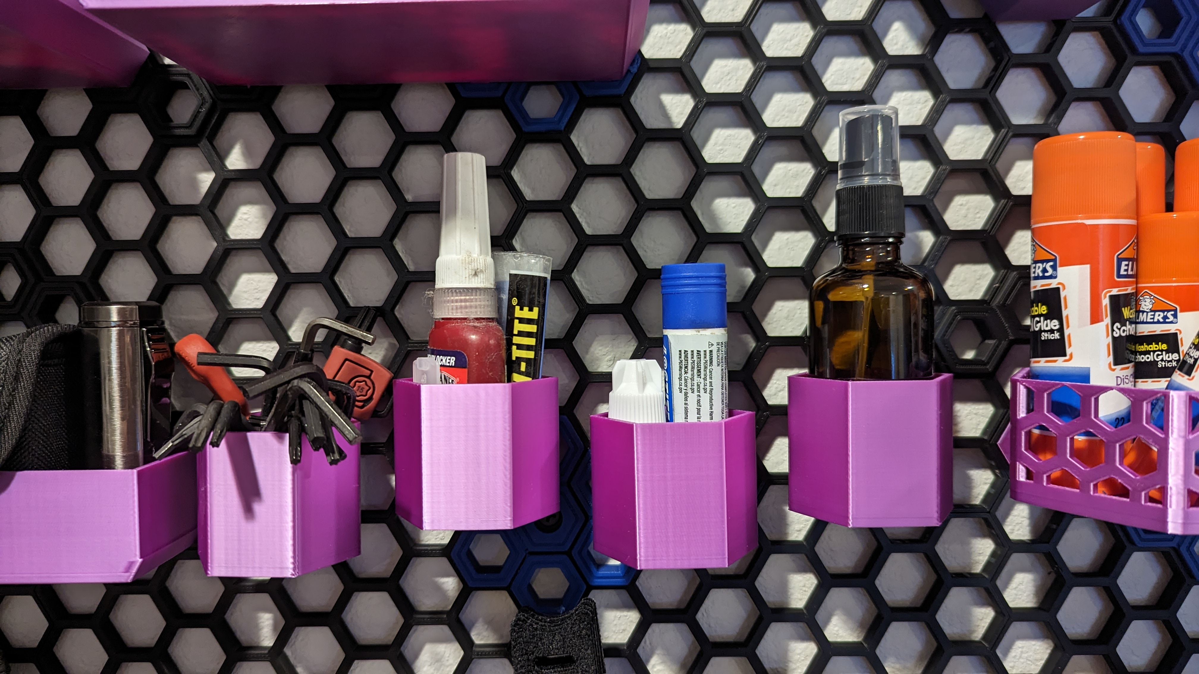 Honeycomb storage wall (HSW) simple cup