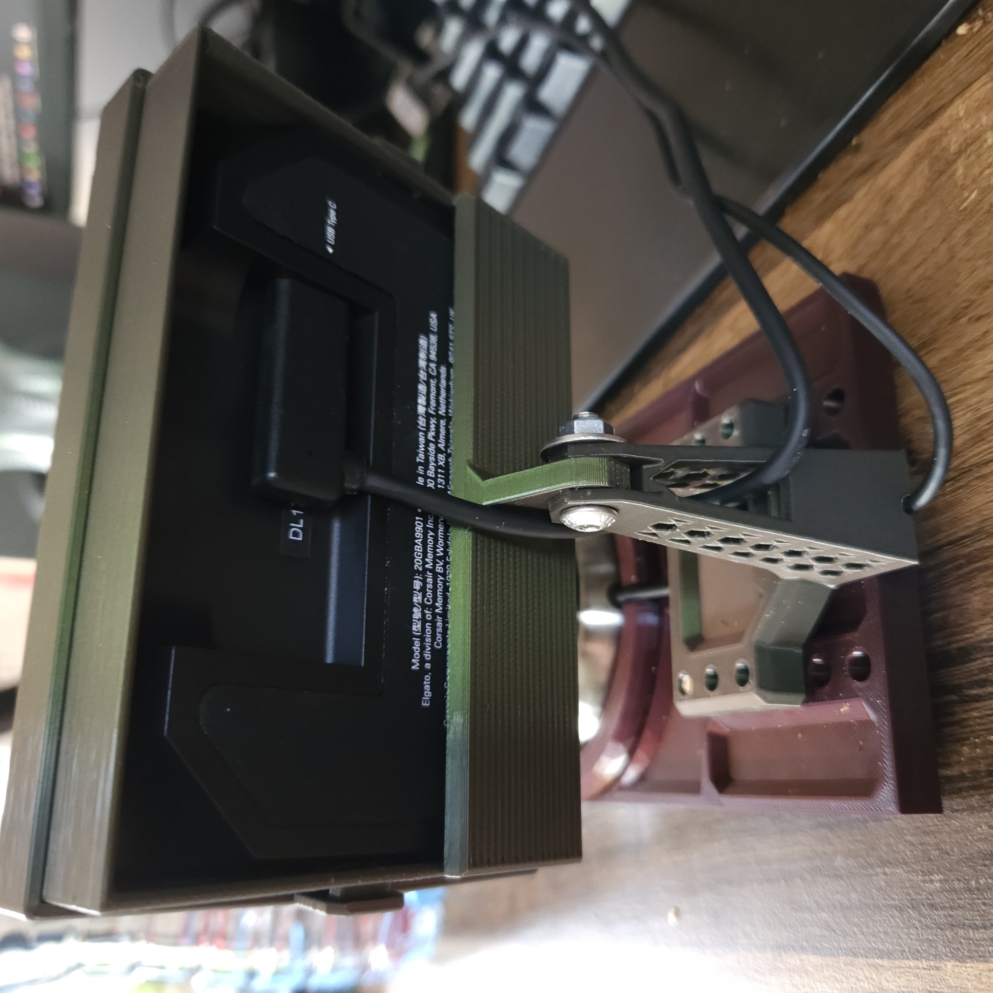 Adjustable mount for Elgato StreamDeck and 3D Connection manipulator - photo 4