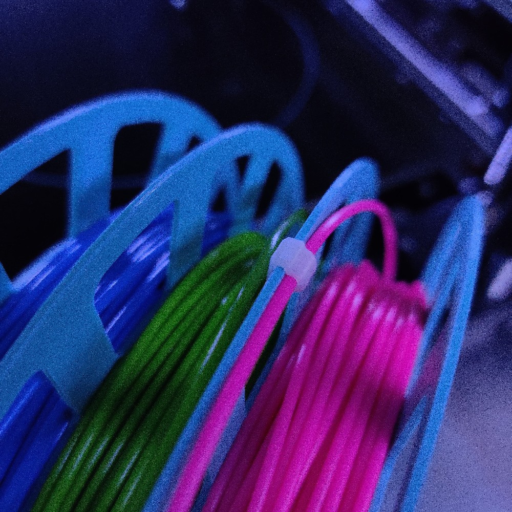 Filament clip for sample spool