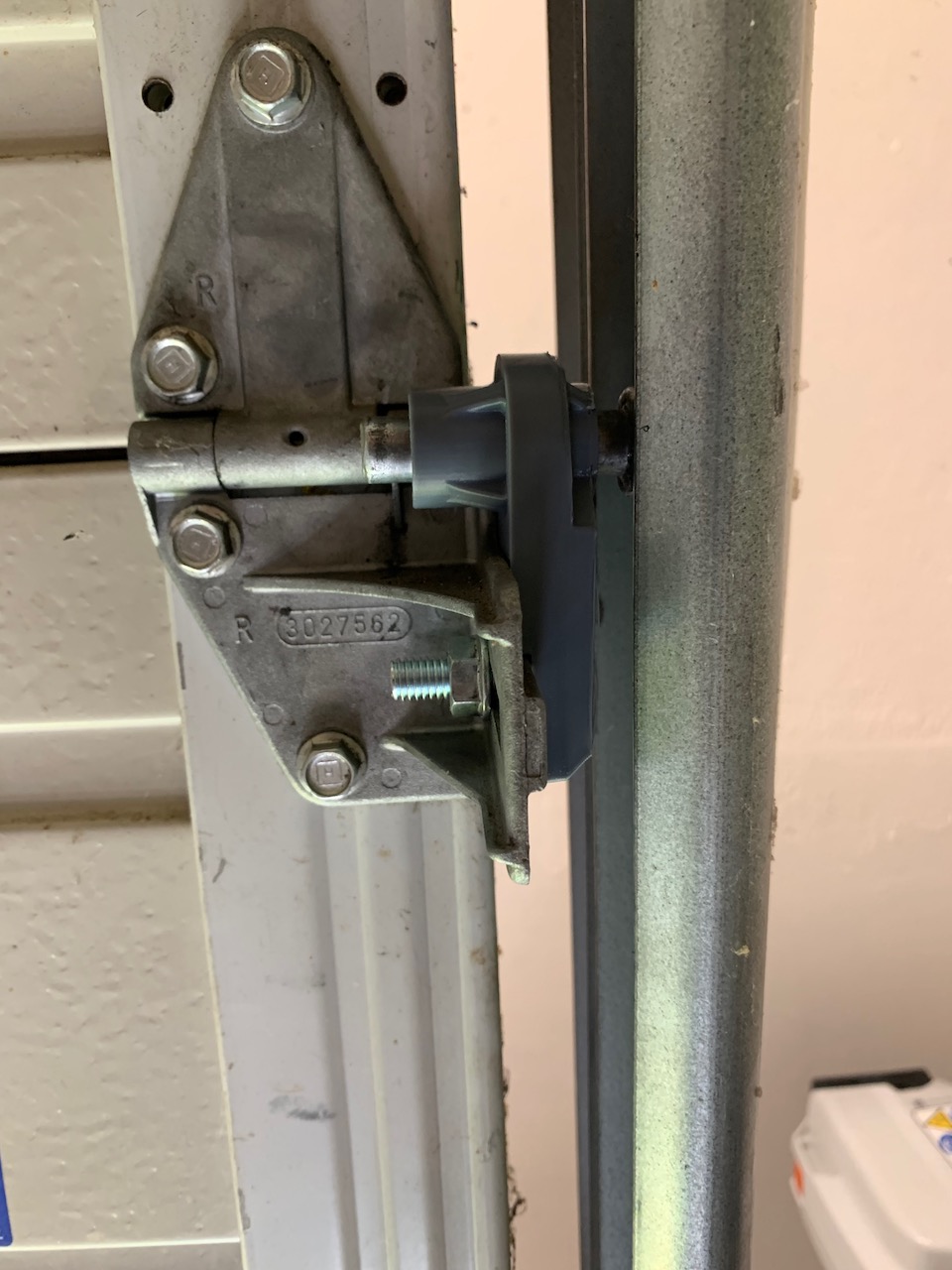 Roller bracket for Hörmann series 20 sectional door - photo 2