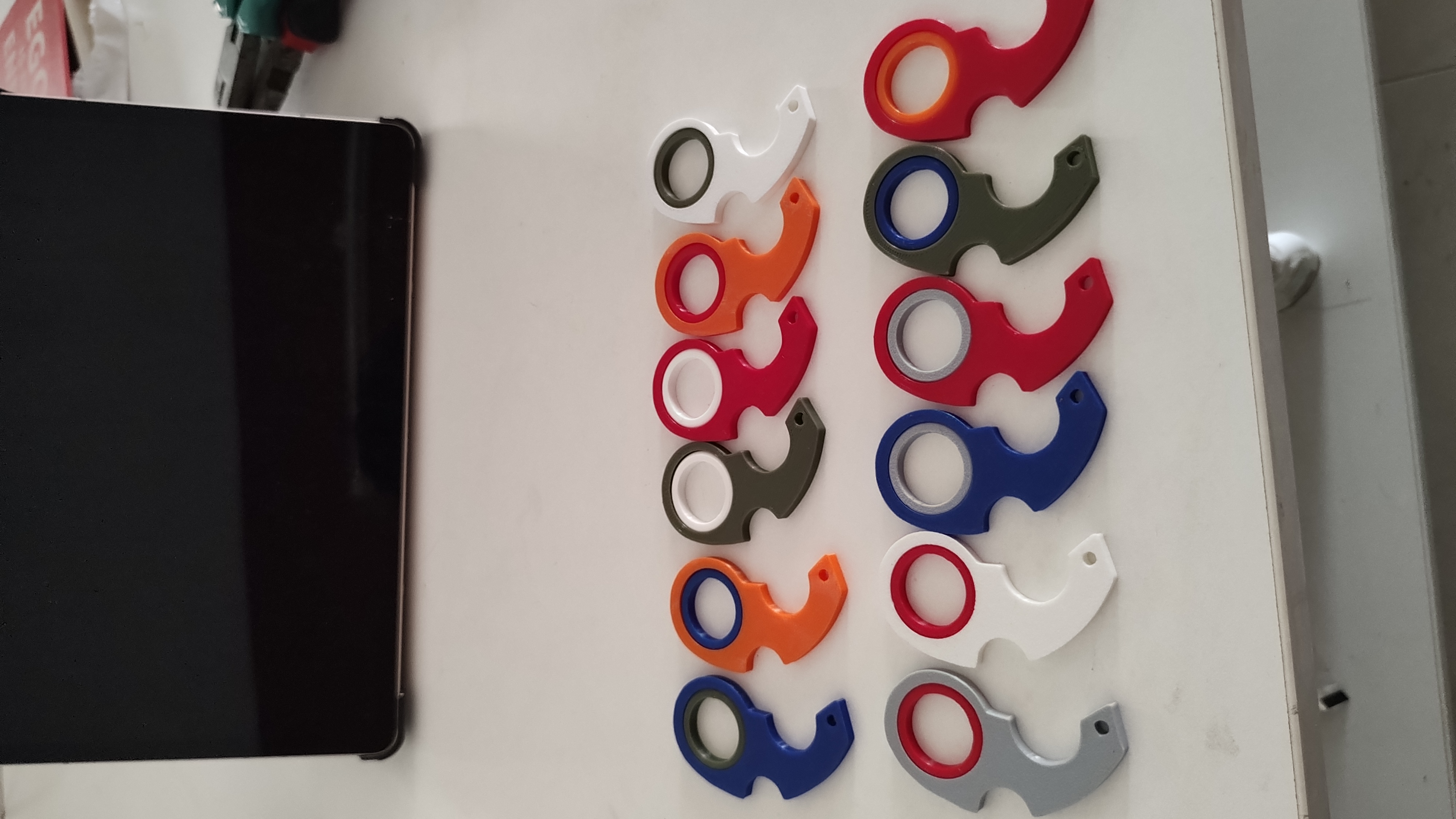 Karambit Spinner Keychain, with no bearing.