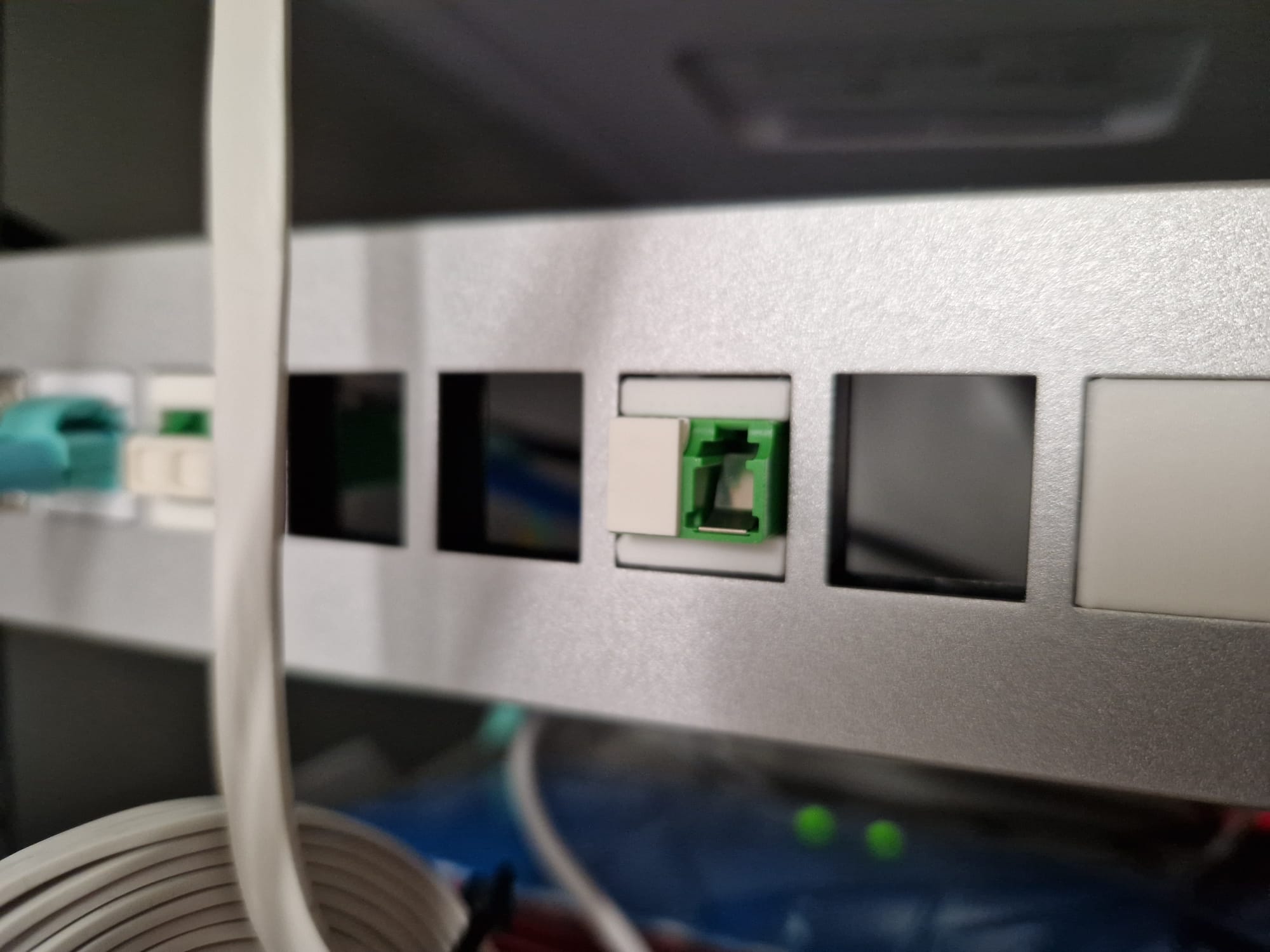 Keystone to fiber SC/LC converter reverse mount
