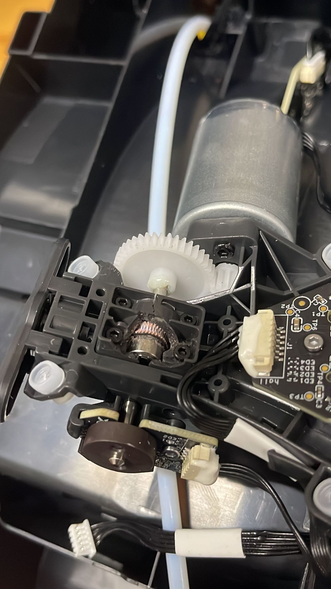 Bambulab AMS Internal Hub Cover Replacement - photo 2