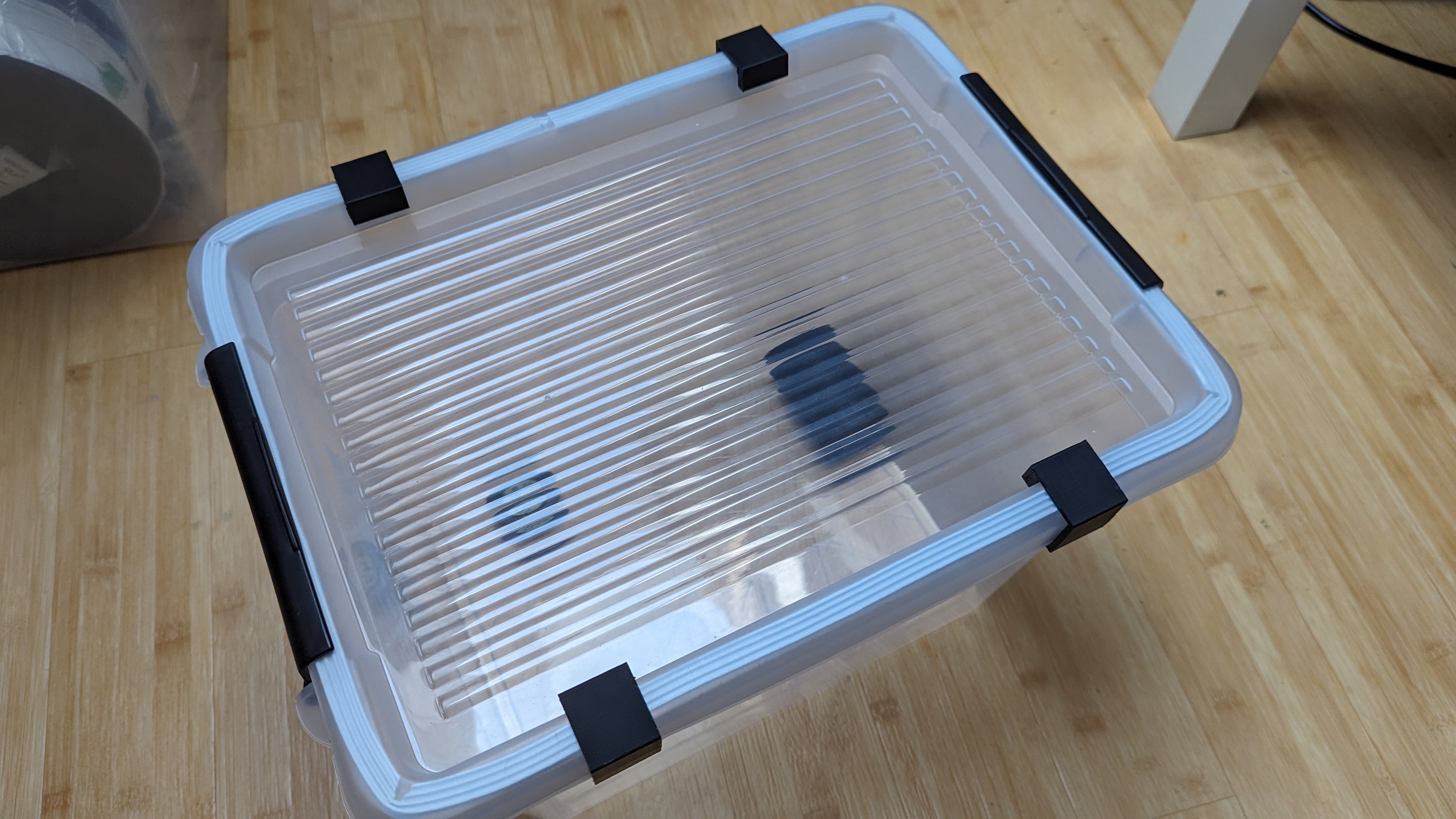 Plastic Container Lid Clamp - photo 3