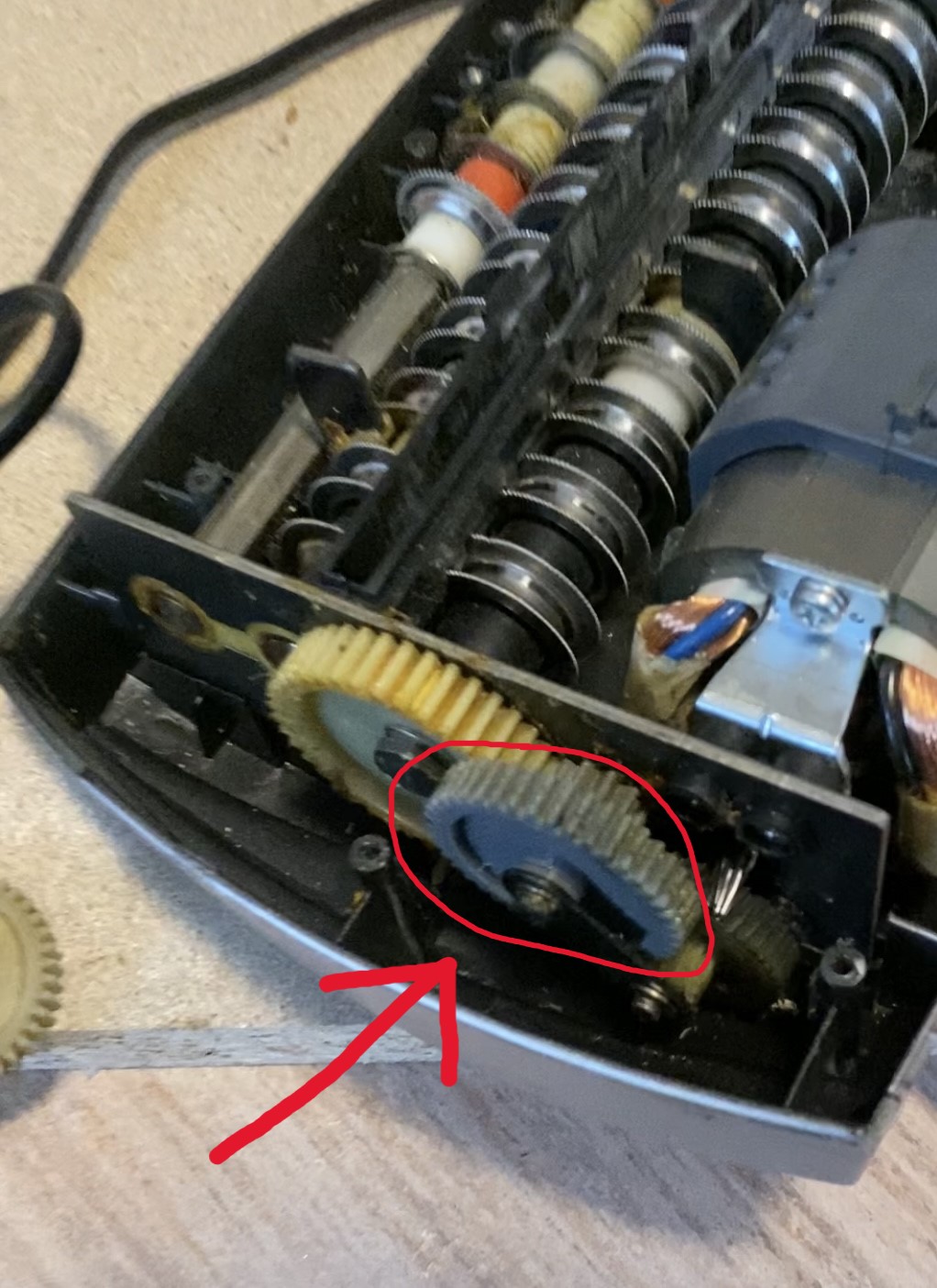 replacement gear for paper shredder (Genie 250 CD) - photo 2