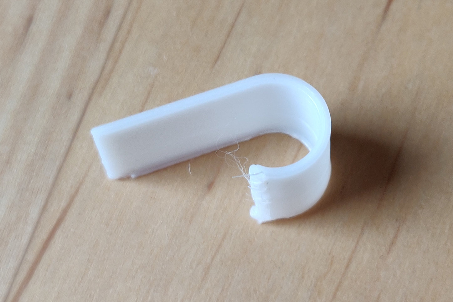 Cable clip for skirting board / Kabelschelle für Fußbodenleiste - photo 2