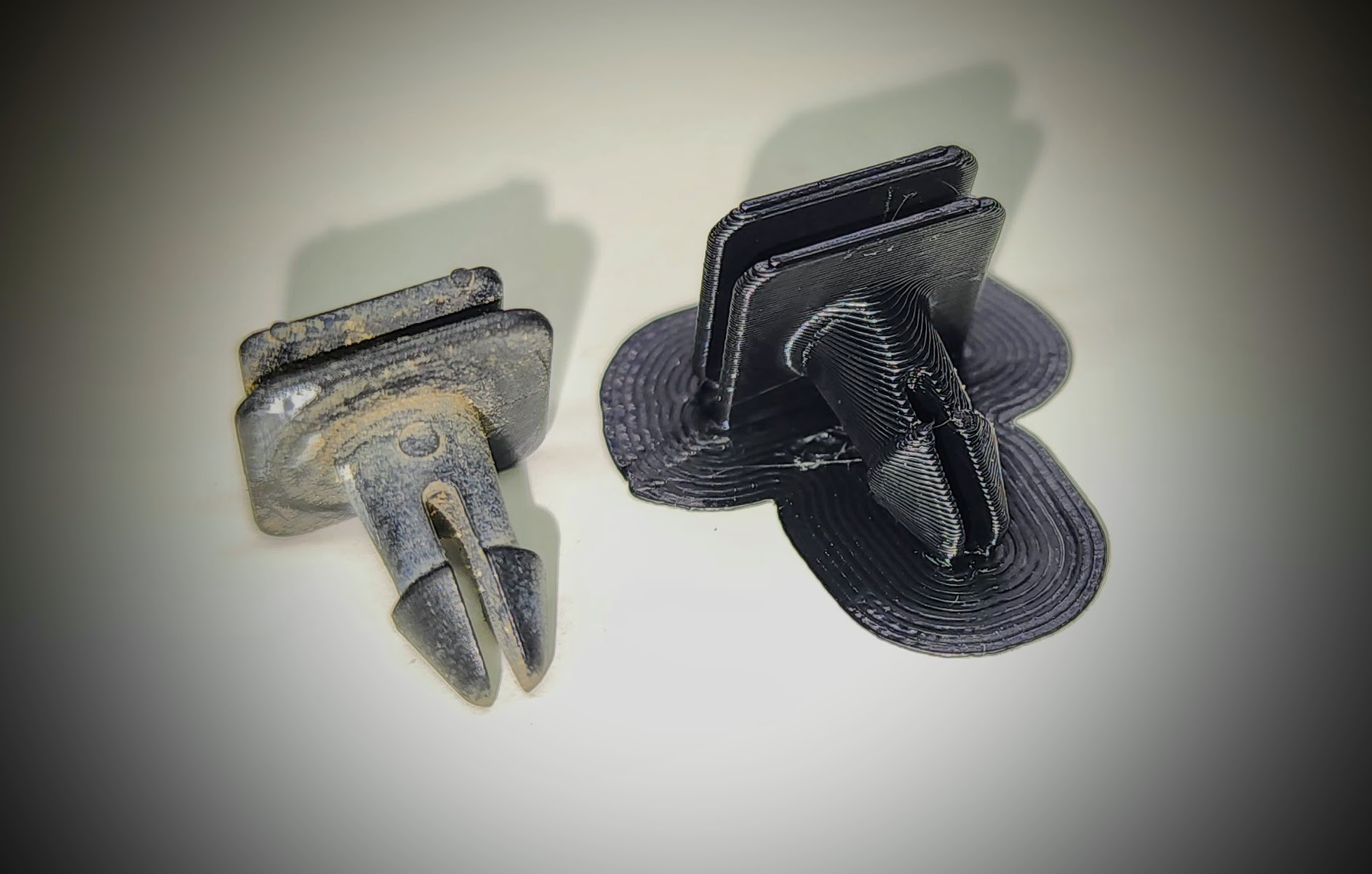 '97 Diahatsu Hijet S110P Headlight Trim Body Clip