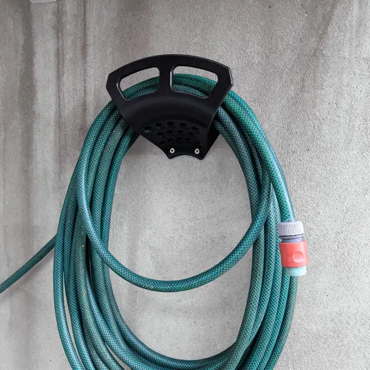 Strong garden hose holder - photo 2