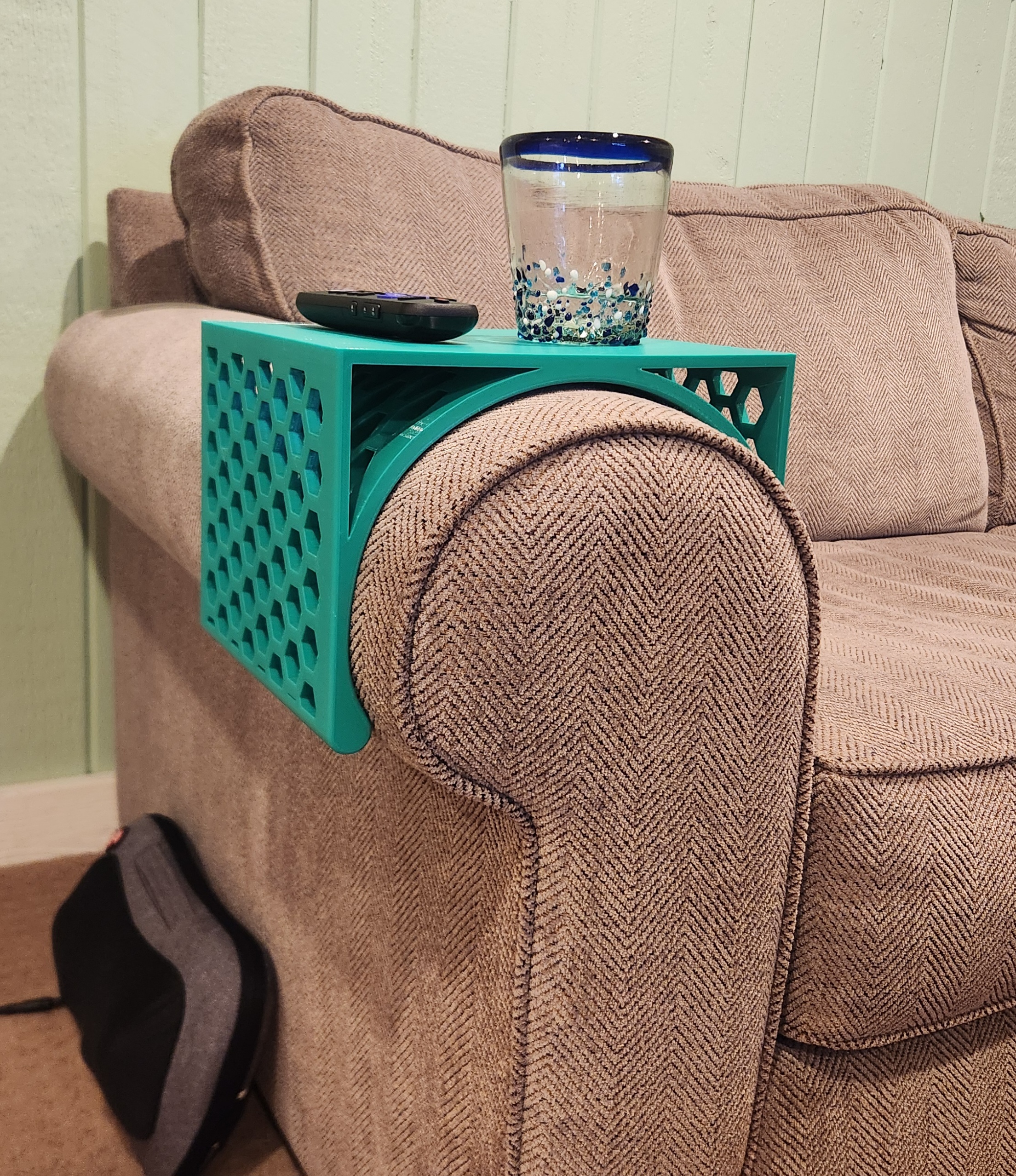 Hexa-pattern Couch Armrest Tray - photo 2