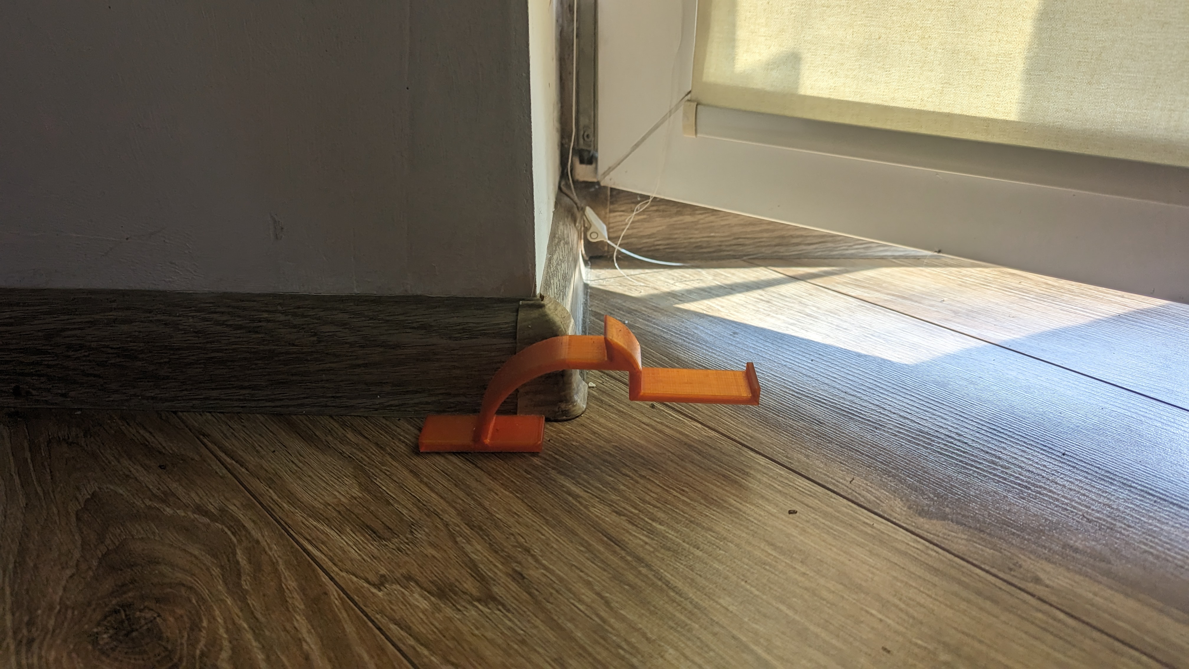 Balcony door holder - photo 2