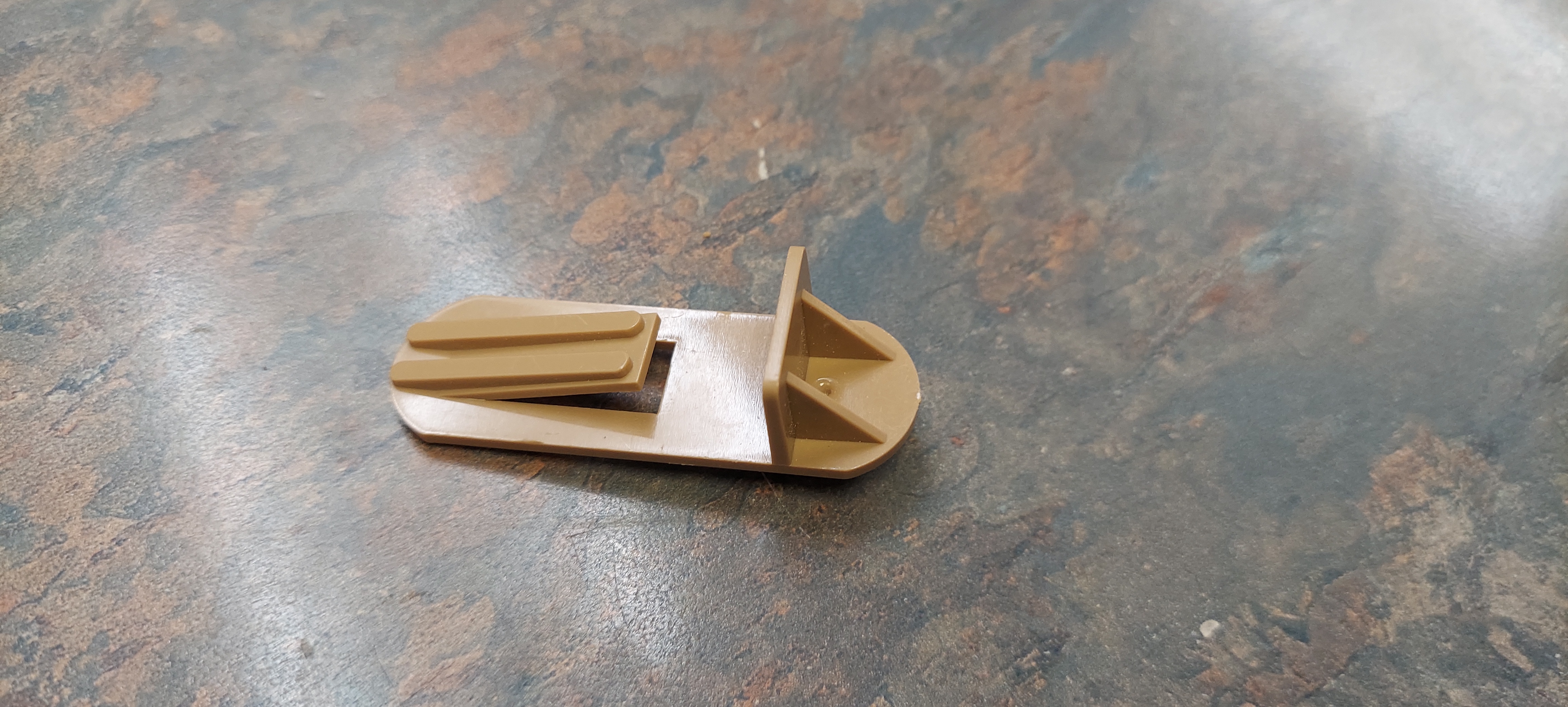 Cabinet shelf clip for 5/8" thick shelf with 3/16" peg - photo 2