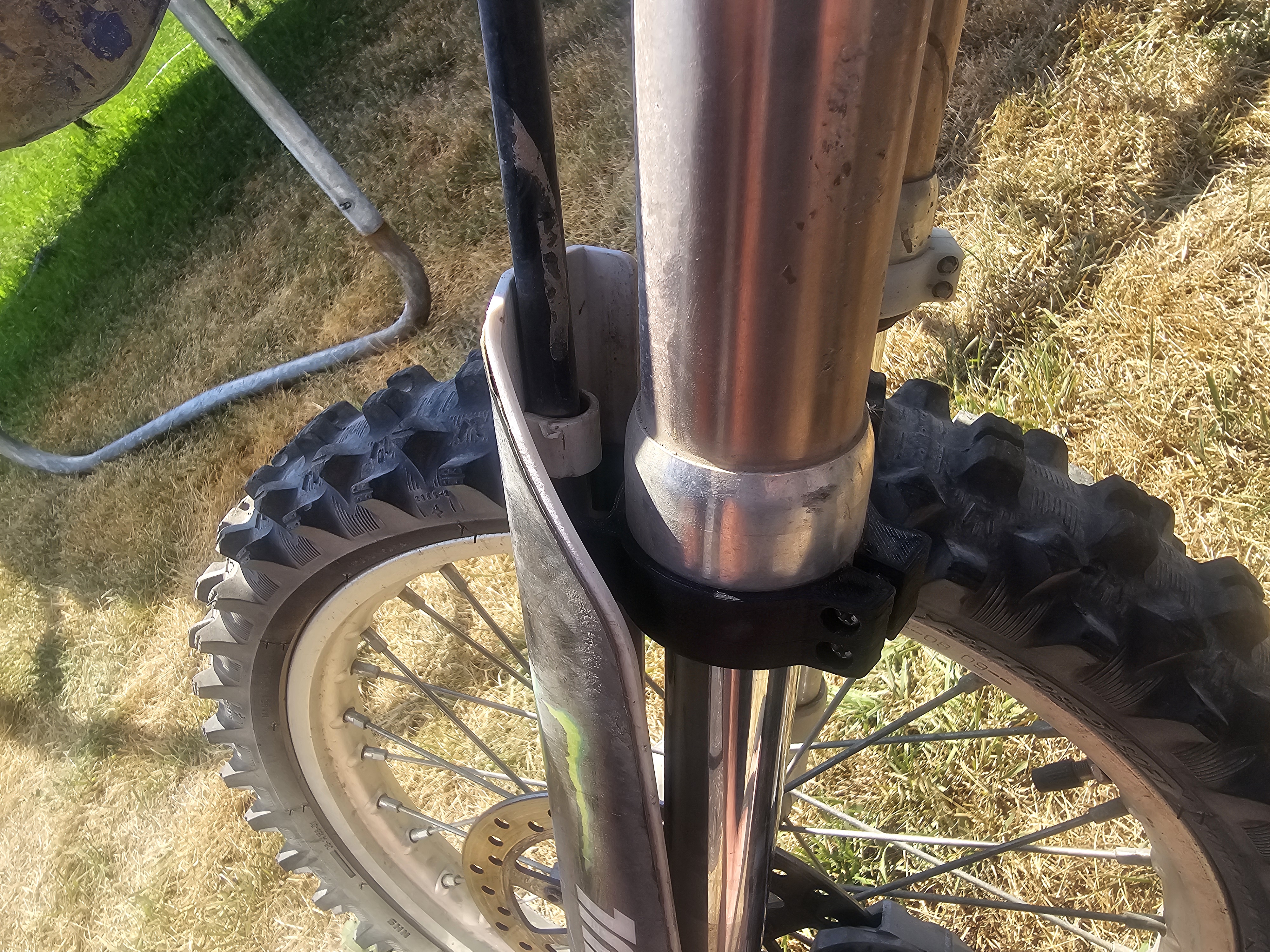 Yamaha YZ80 YZ85 front fork guard clamp - photo 3