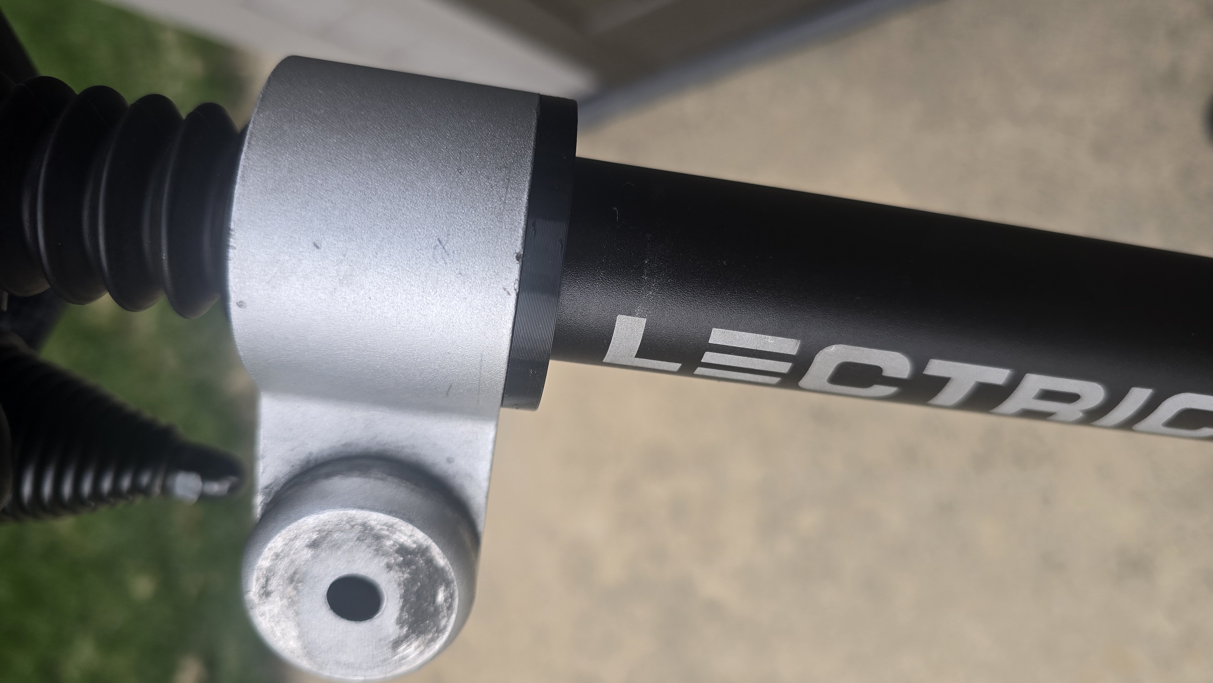 Weehoo bushing/shim for 31.8mm seat post - fits my Lectric ebike - photo 4