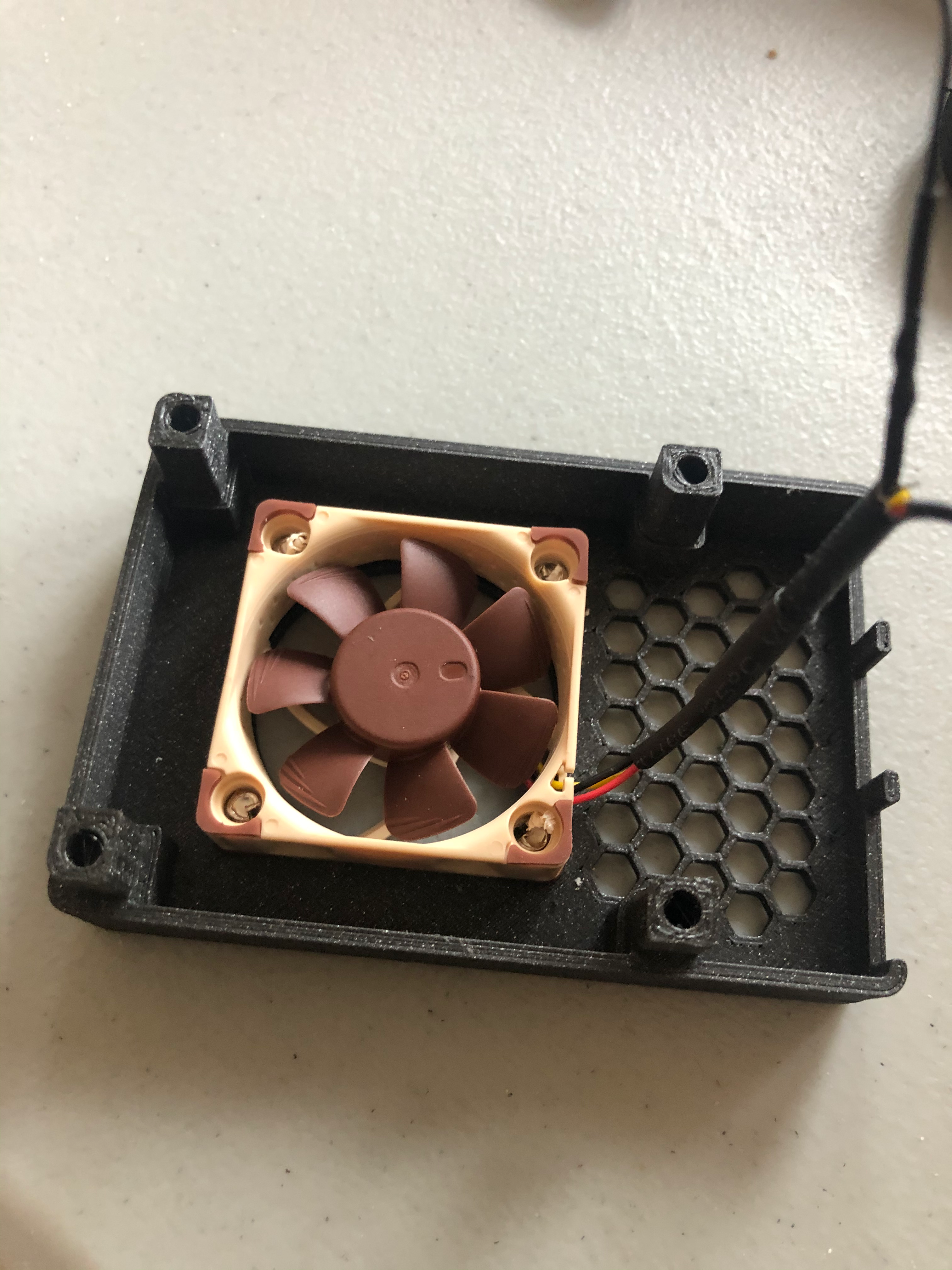 Raspberry Pi 4 Case 3030 hanging mount for Prusa MK4/MK4S/MK3/MK3s v-slot with 40mm Noctua fan - photo 3