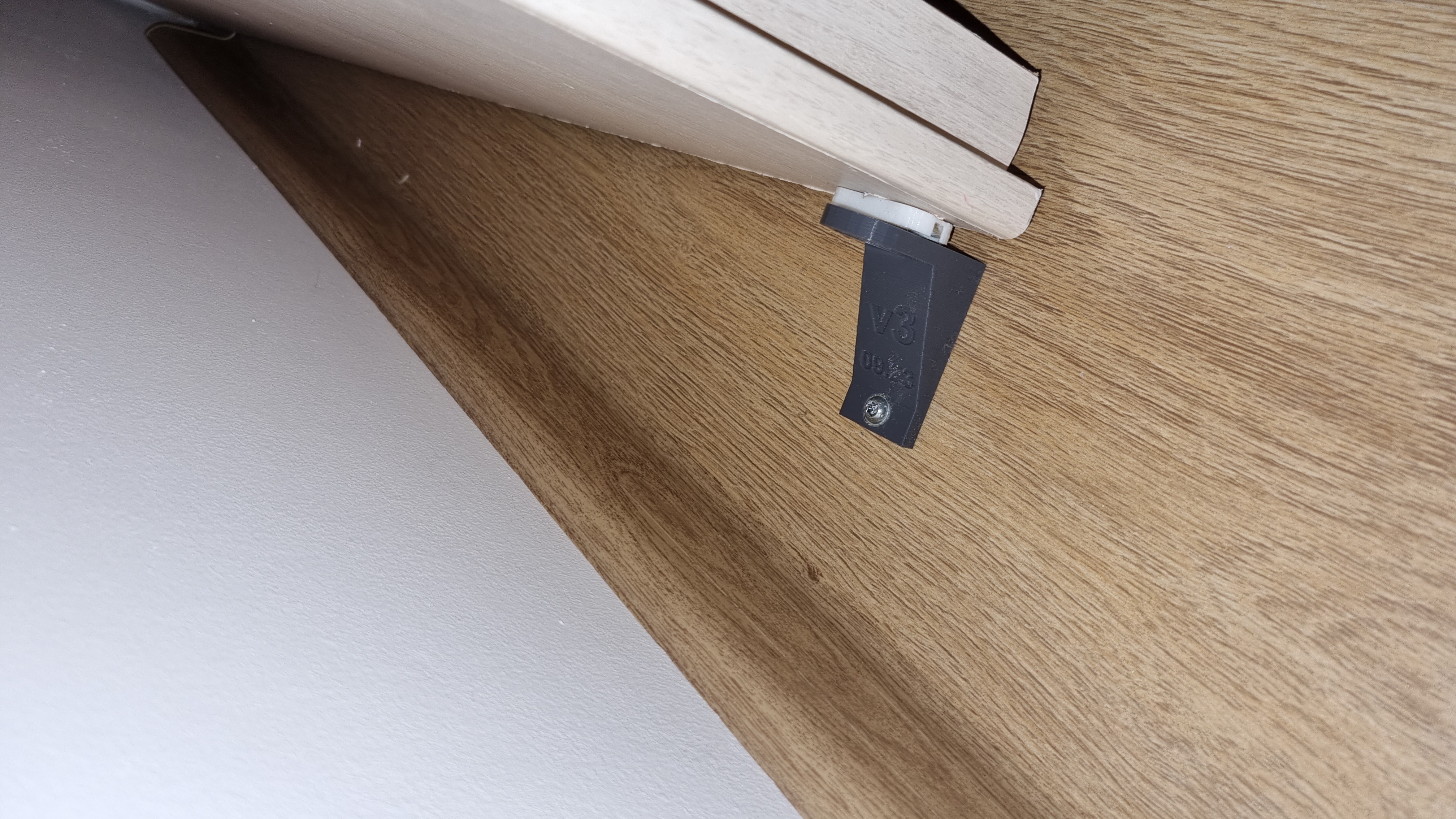 Magnetic door stopper catcher - photo 2