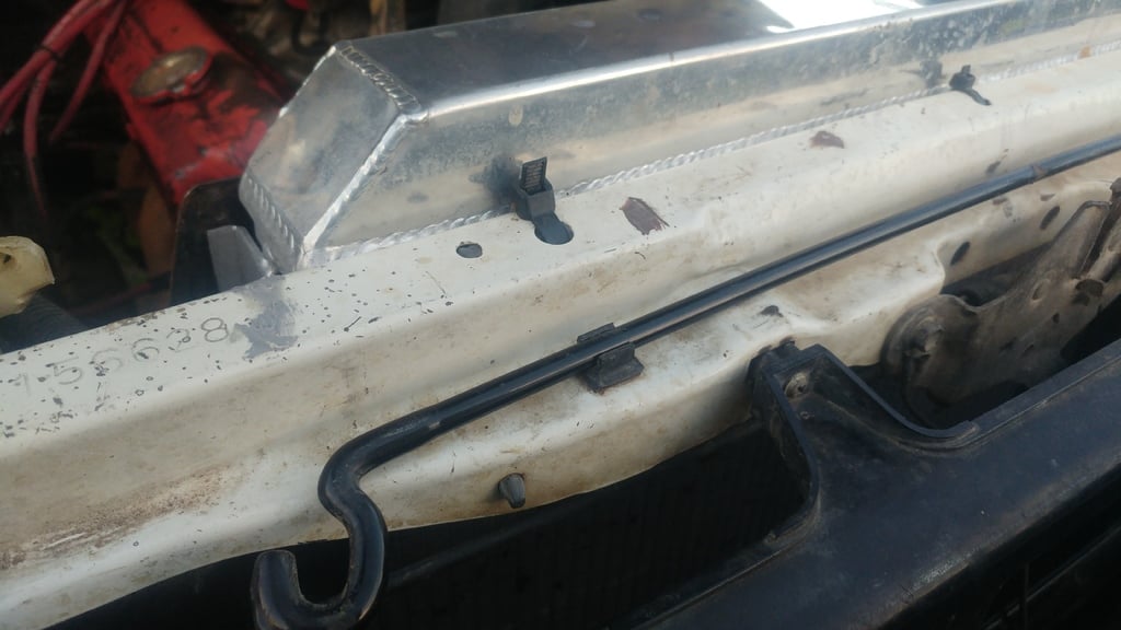 Toyota Hilux Bonnet(Hood) Prop Clip - photo 2