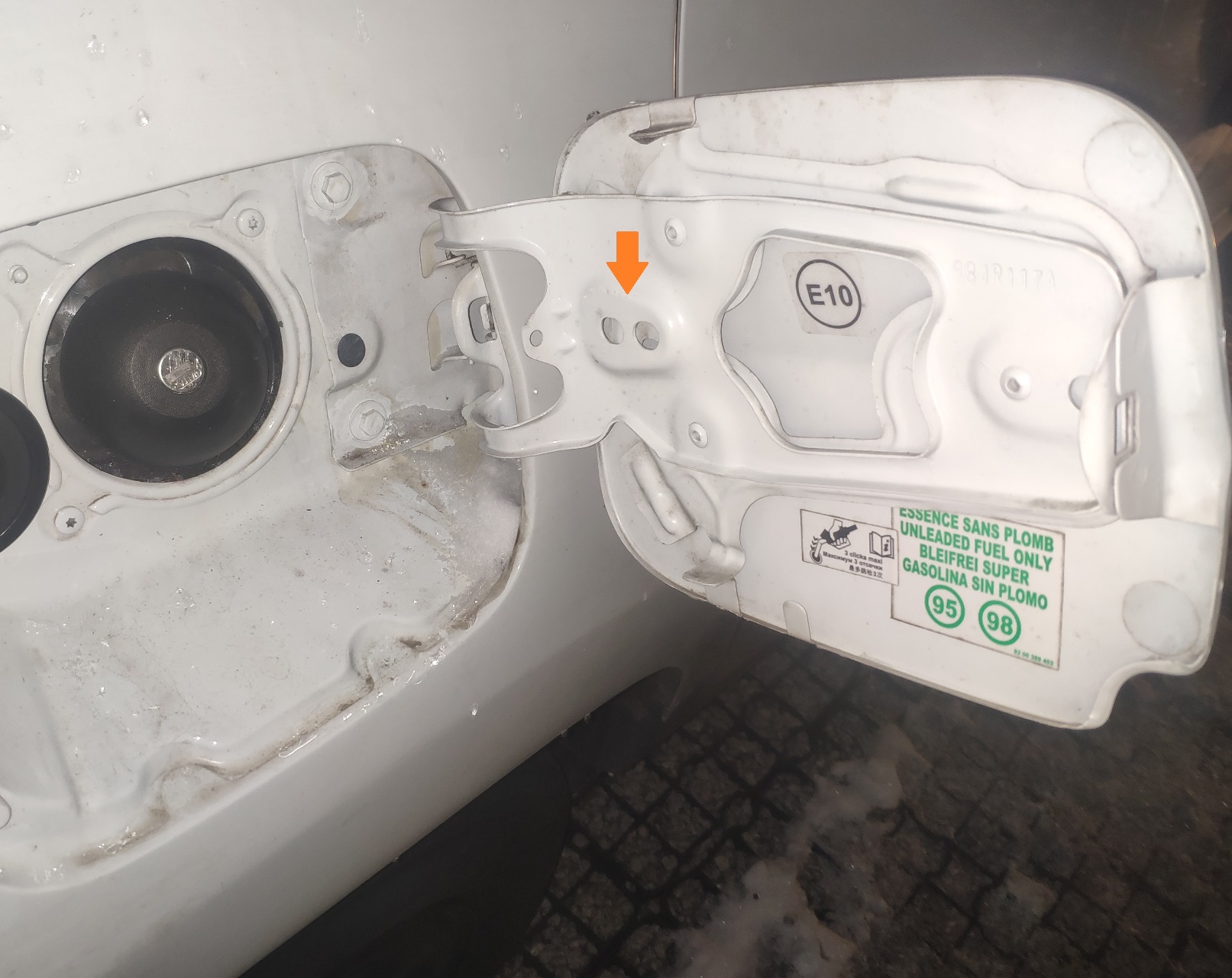 Scraper Dacia mount fuel filler cap - photo 3