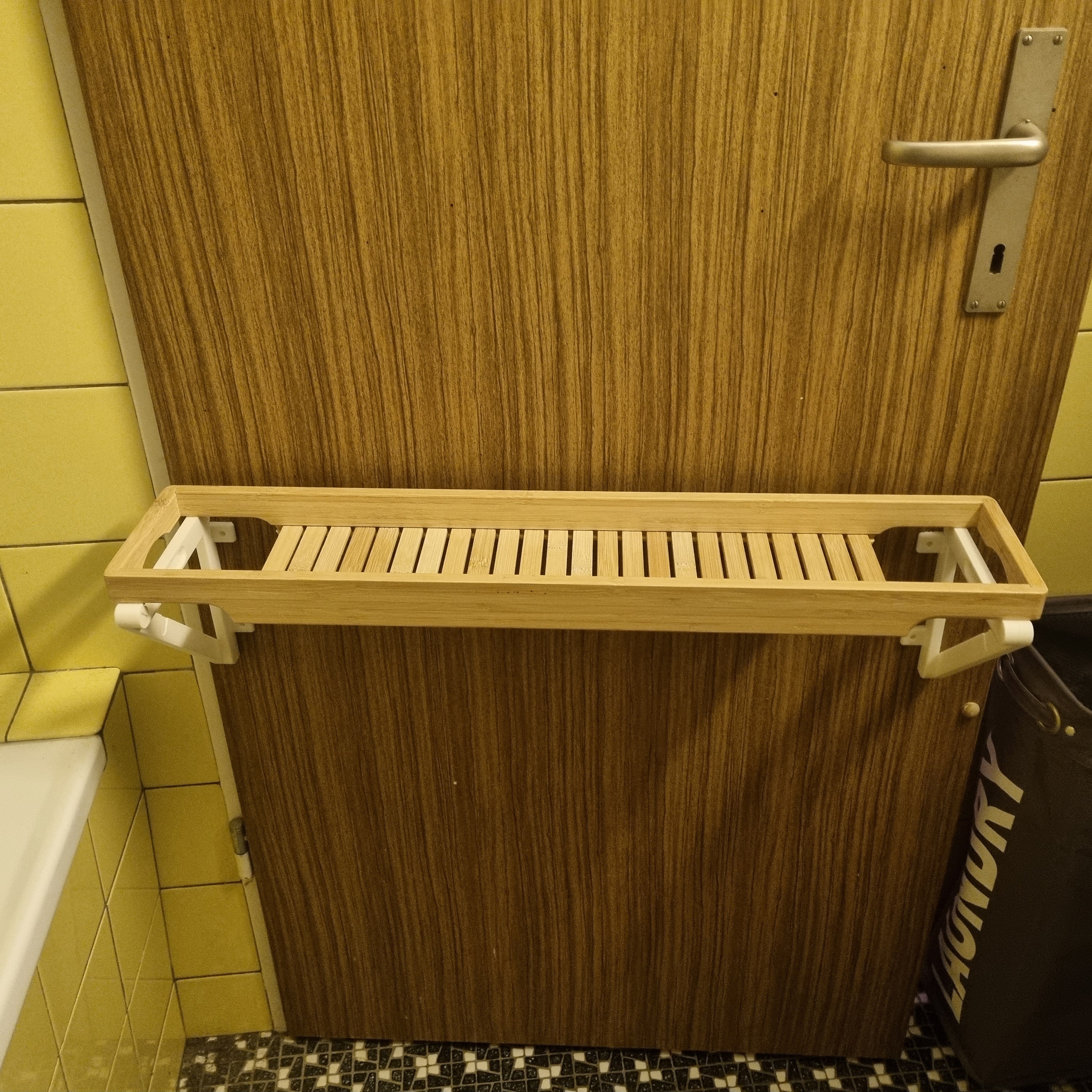 Collapsible shelf