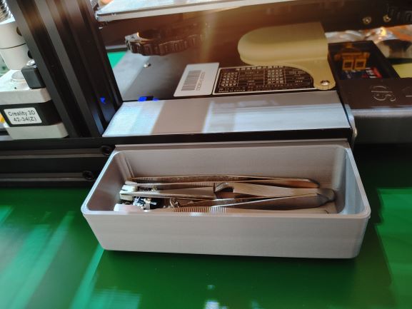 Ender 3 Left side tray print in place (No support)