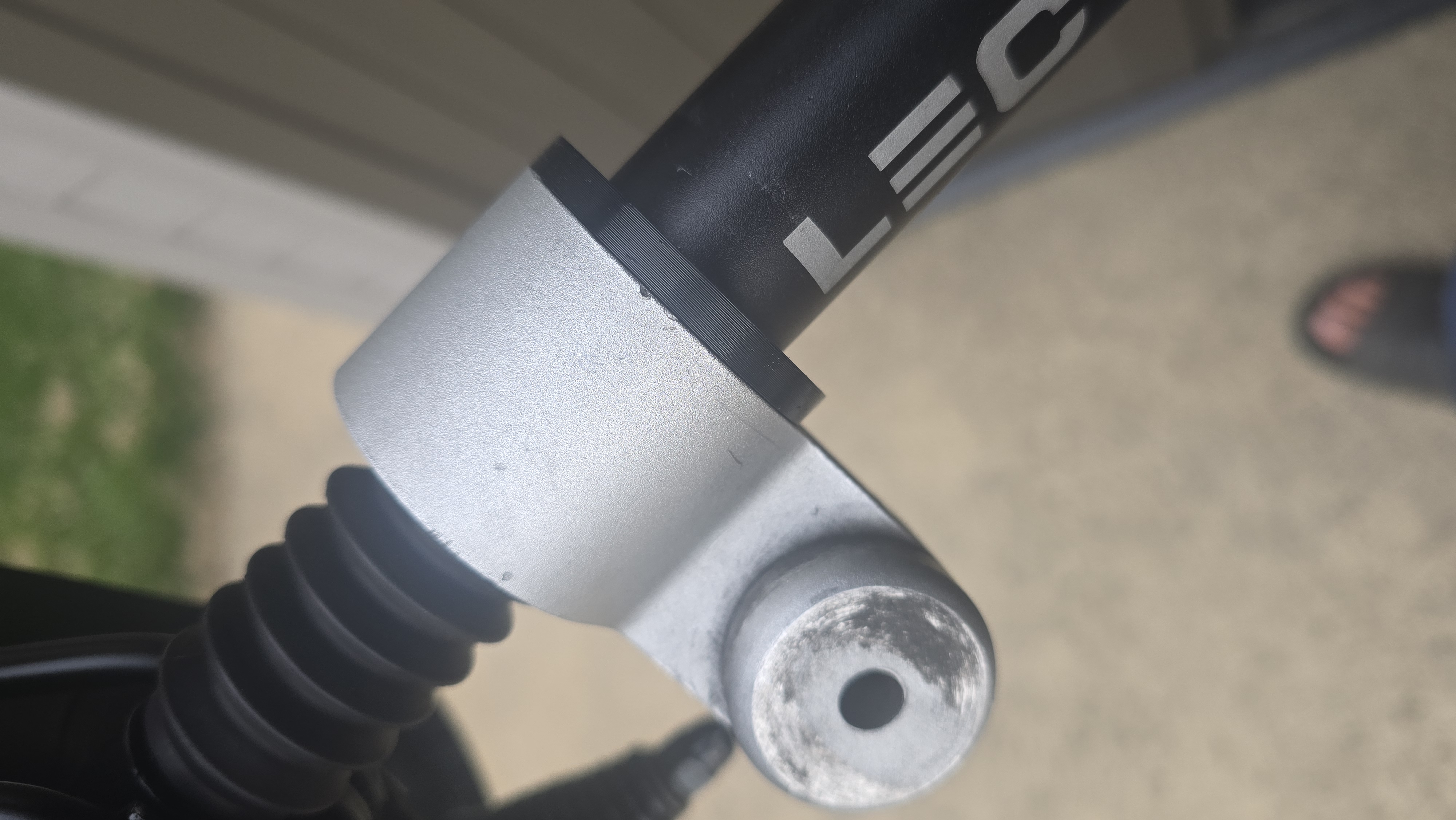 Weehoo bushing/shim for 31.8mm seat post - fits my Lectric ebike - photo 3