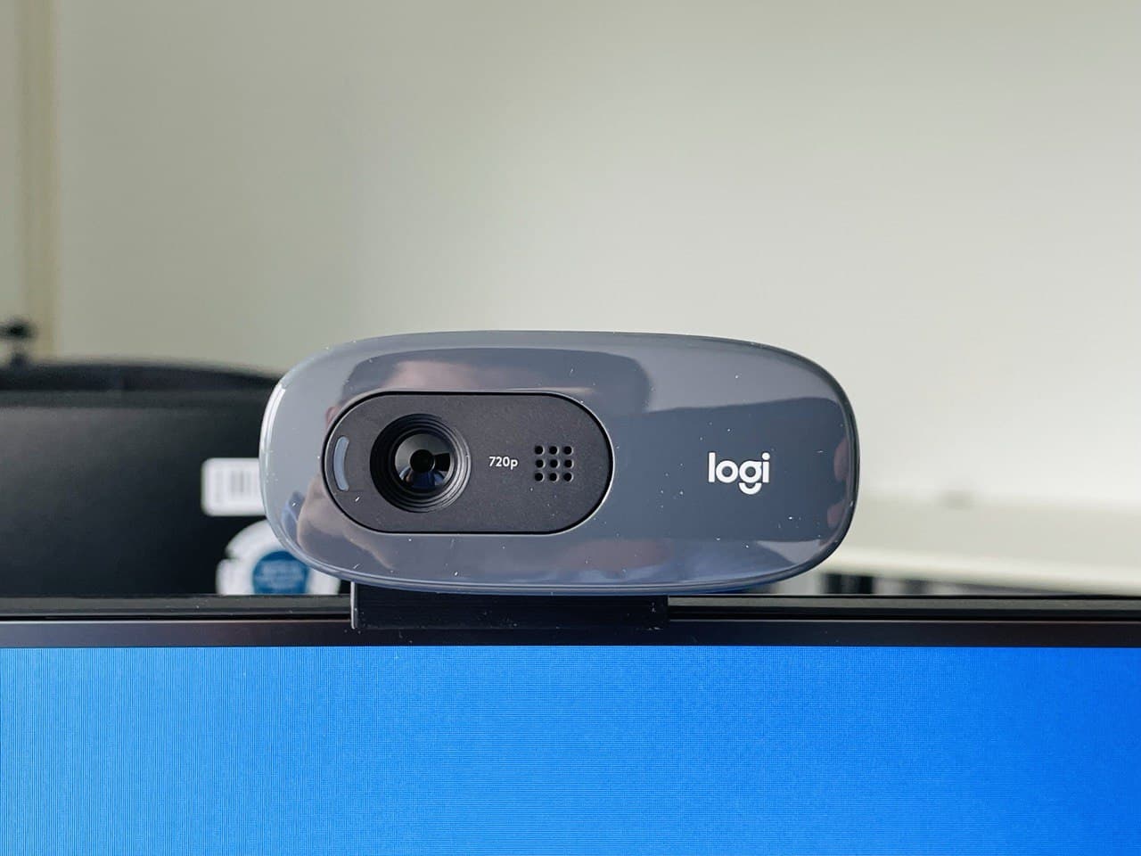 Universal Monitor Webcam Spacer/Riser - photo 2