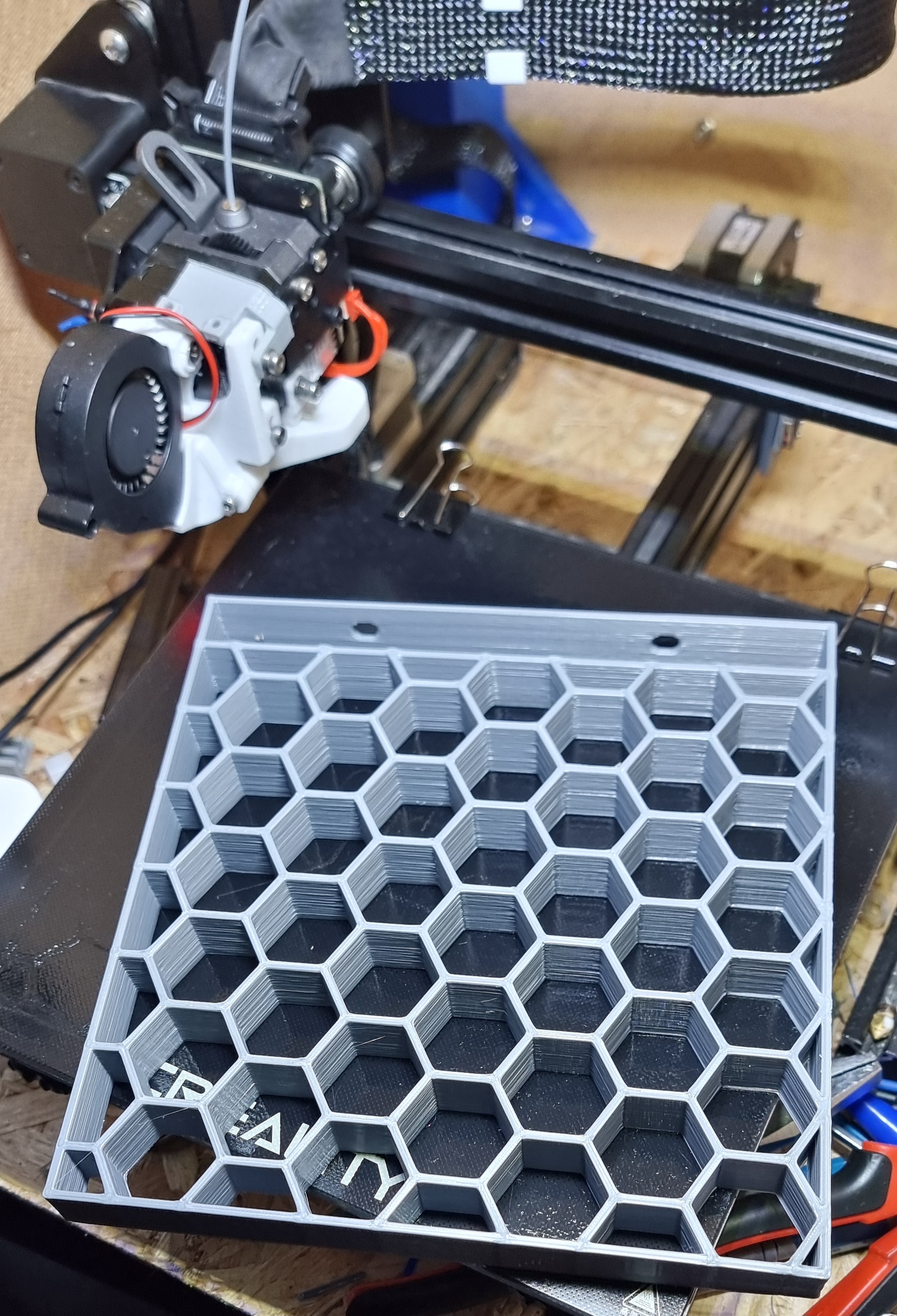 Customisable Honeycomb Desktop Shelf Legs - photo 2