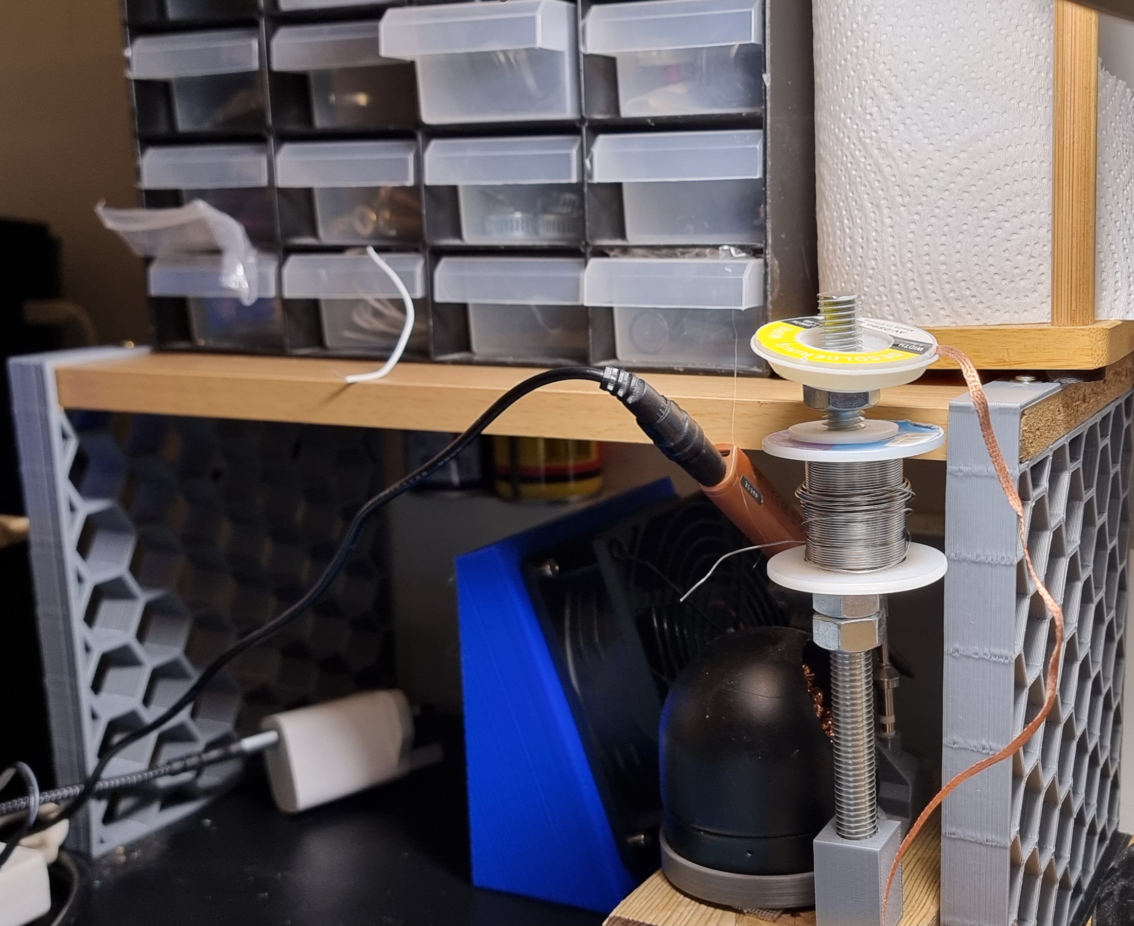 Customisable Honeycomb Desktop Shelf Legs