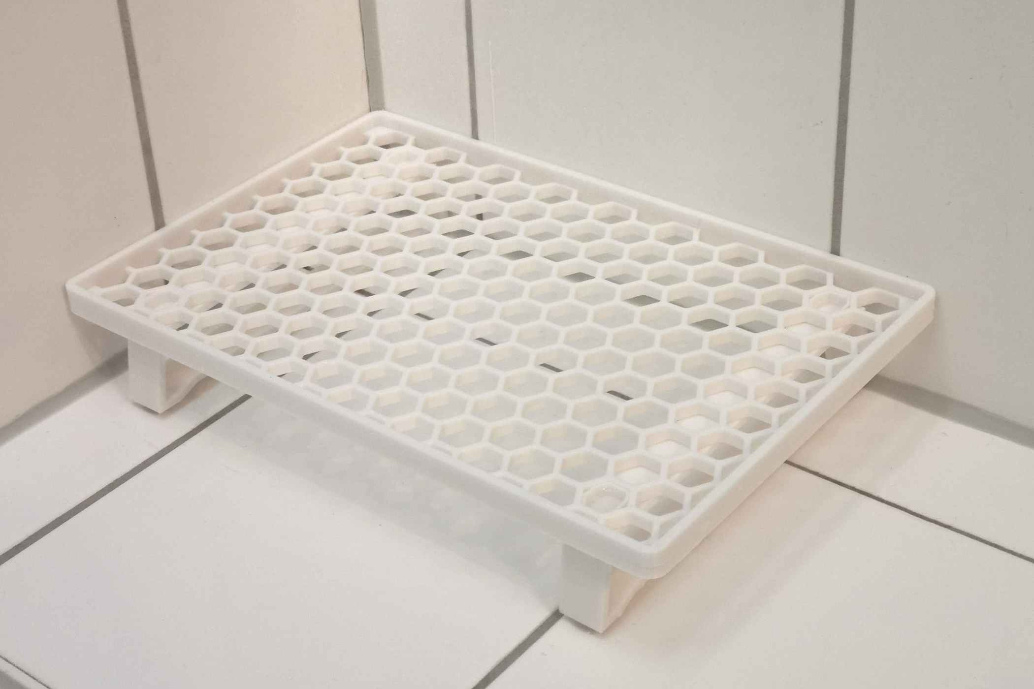 Hex Tray T1 - Bath supplies table/shelf for your bathroom - photo 3