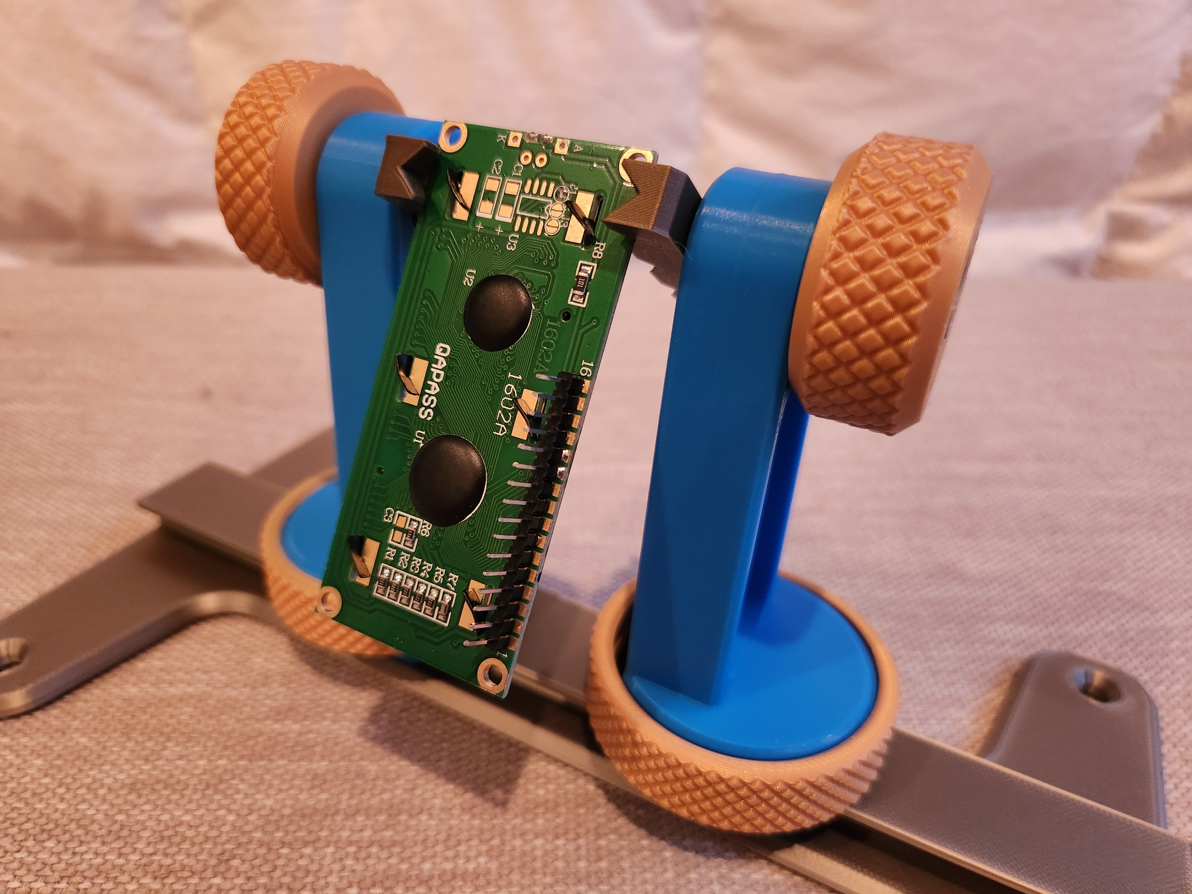 Adjustable PCB Holder Tool - photo 3