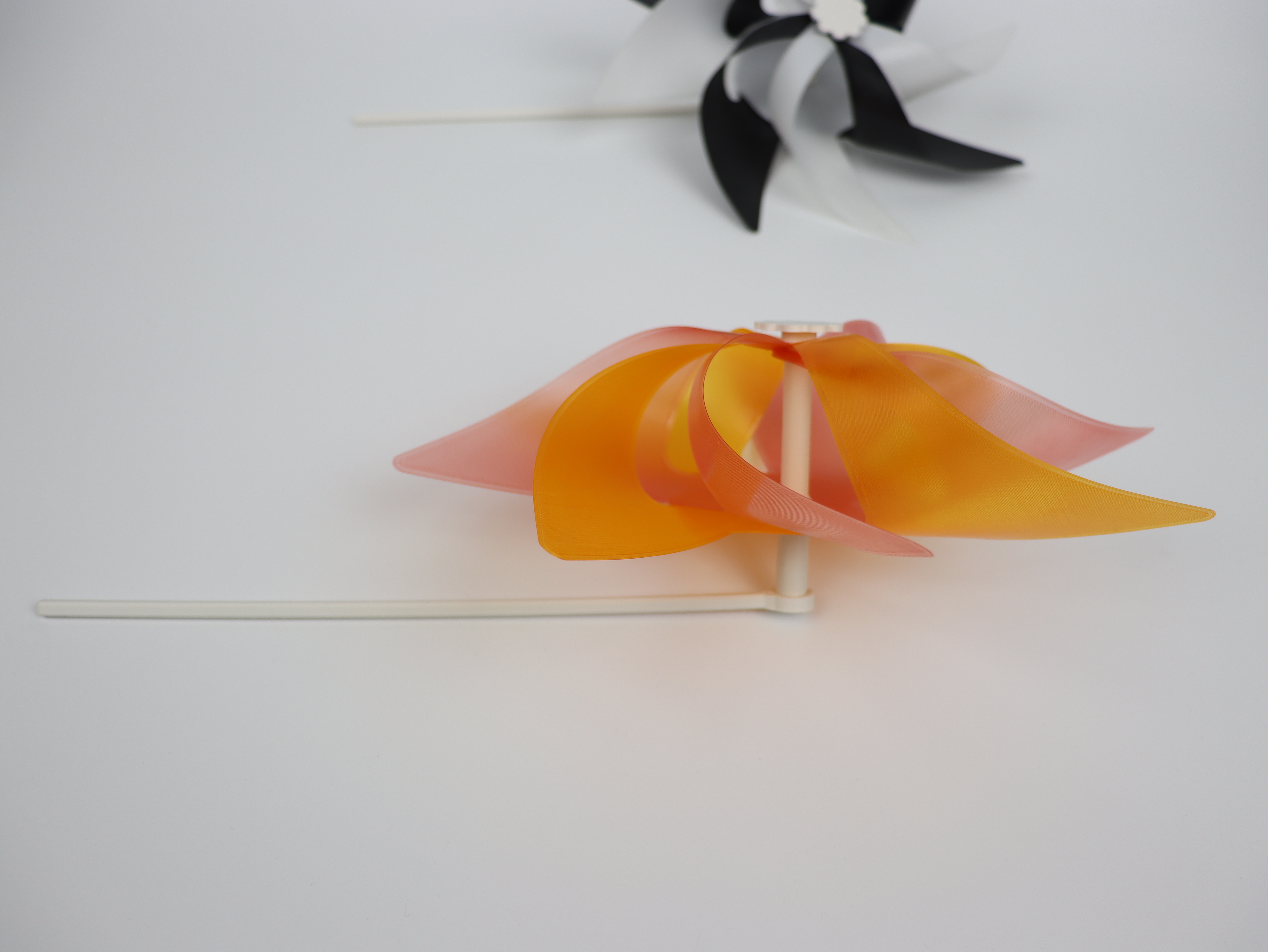 Pinwheel - Plastic windmill toy - photo 4
