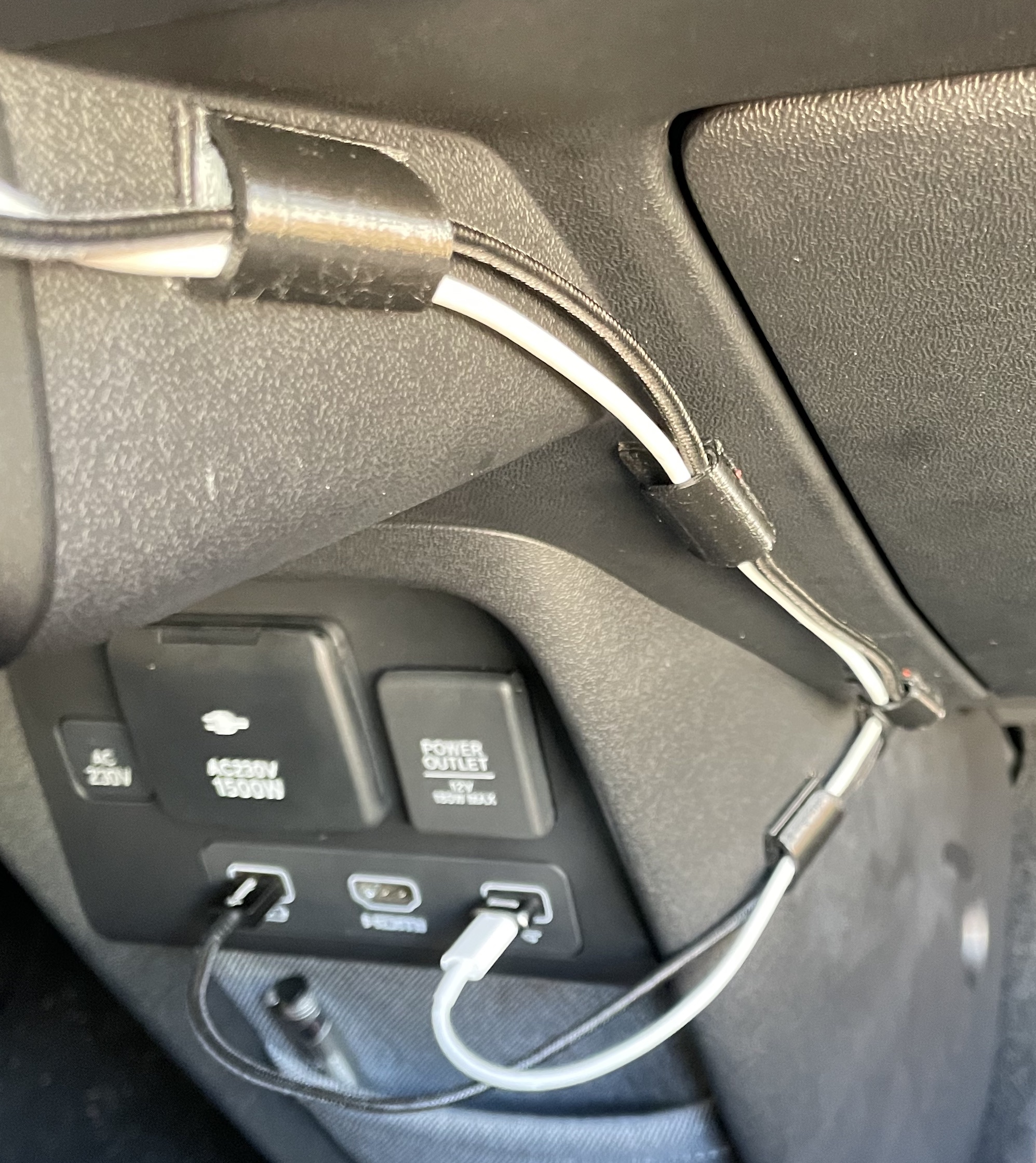 Cable clips