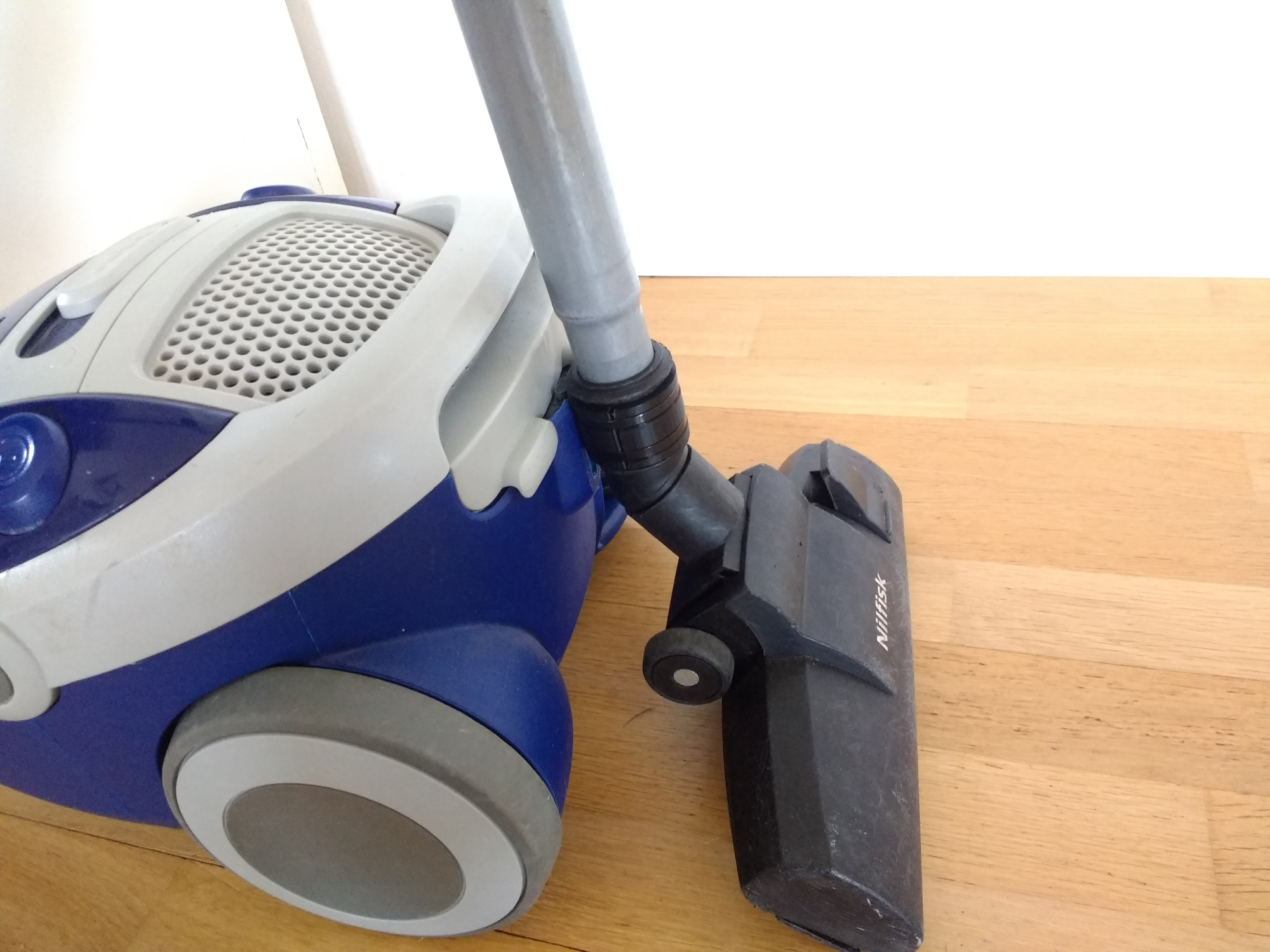Vacuum cleaner part, fits various Electrolux models