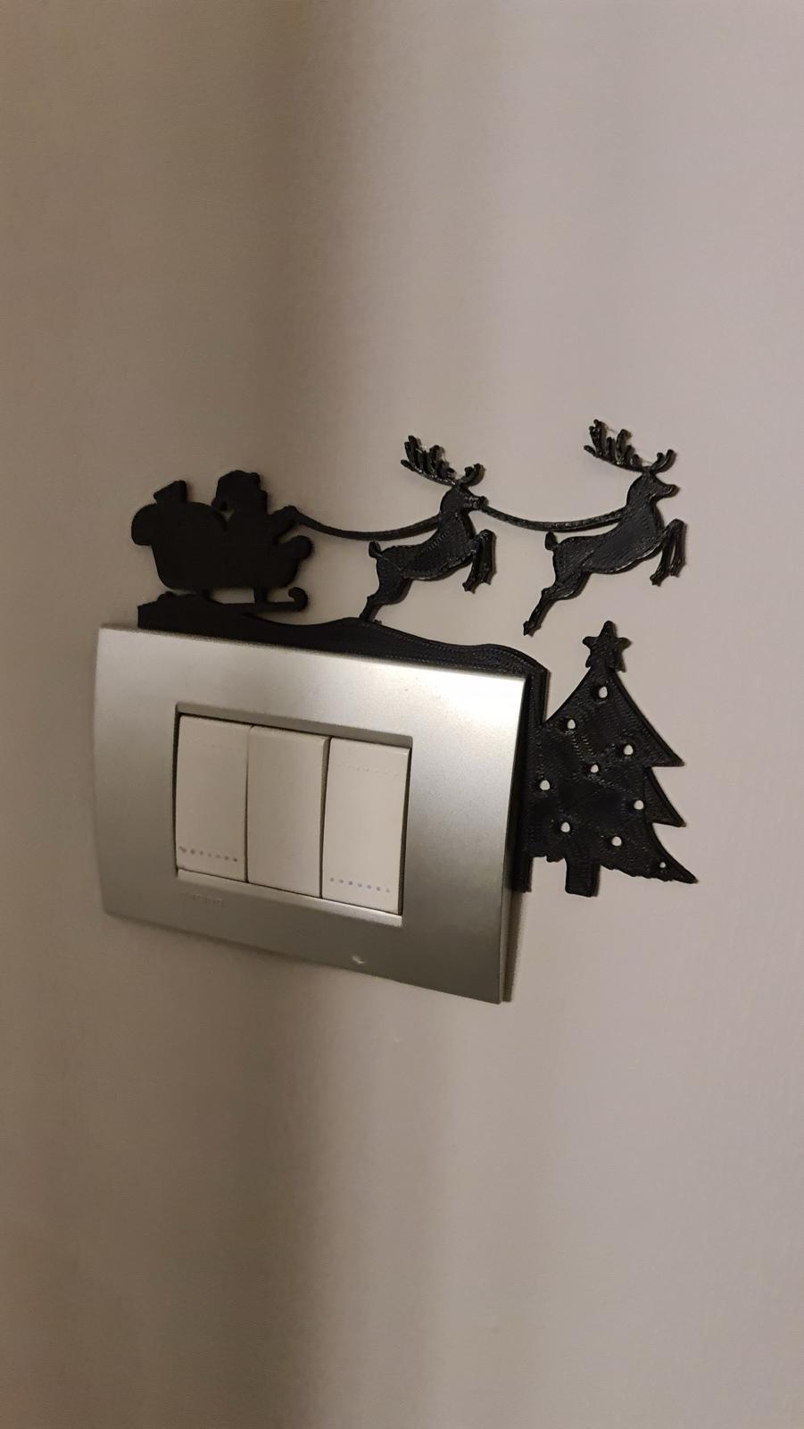 SANTA'S DOOR DECO