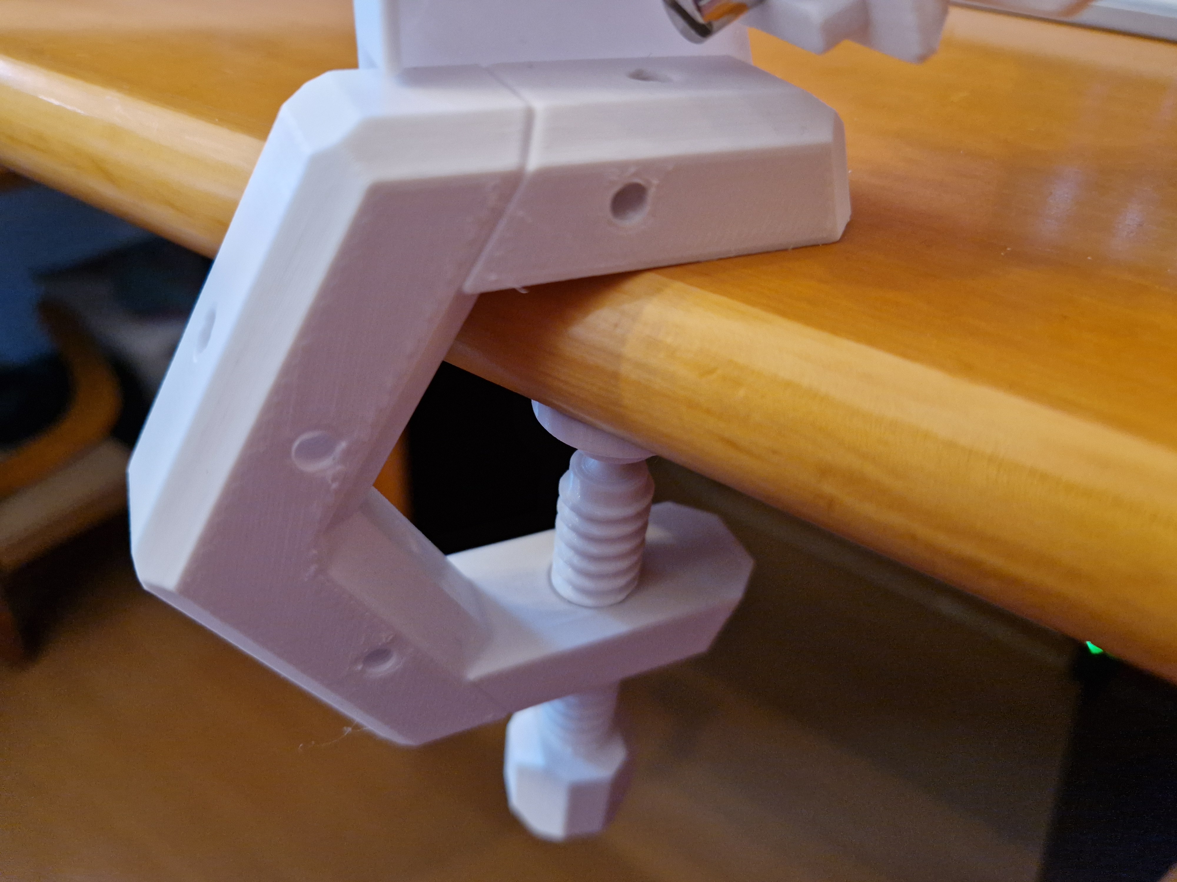 Another Threaded PETG Prusament Clamp. This time it's M5 and customizable!