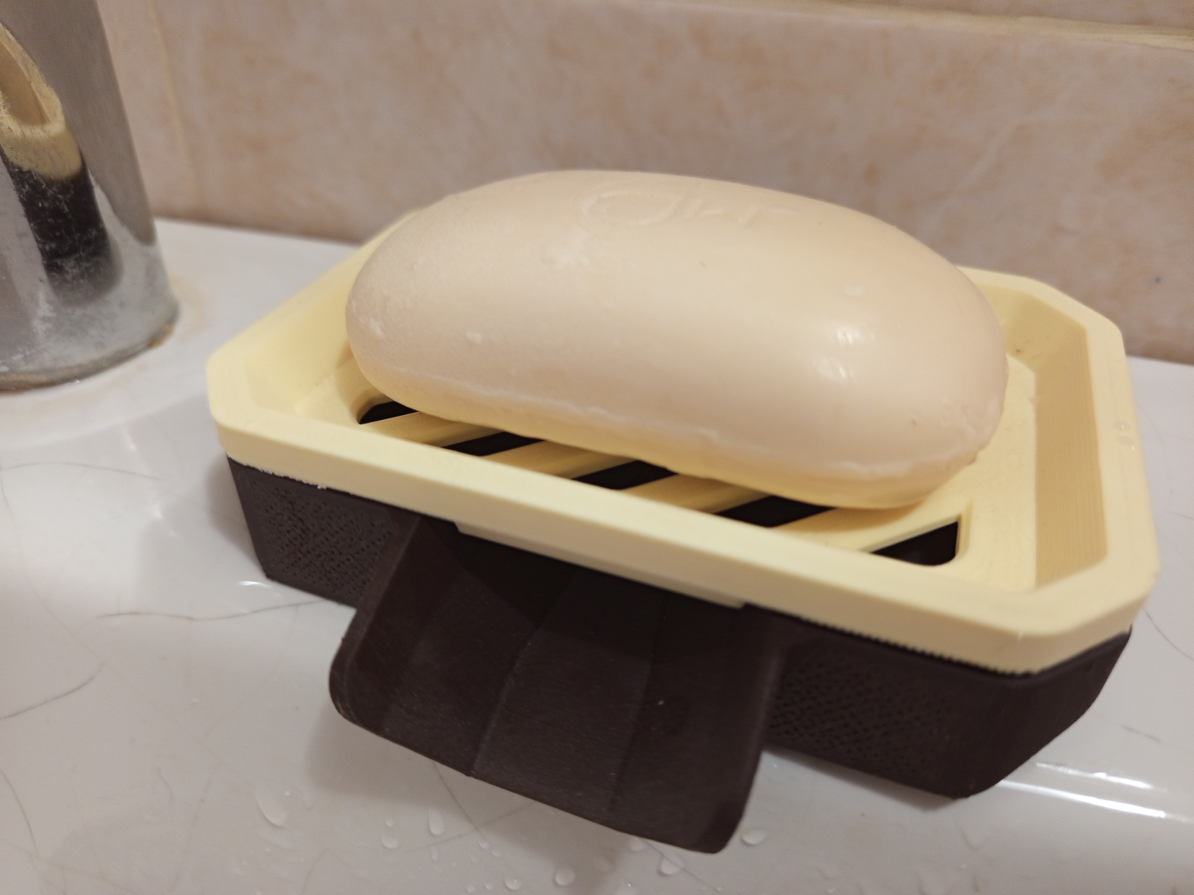 Soap Dish with a drain channel (keep your soap DRY)