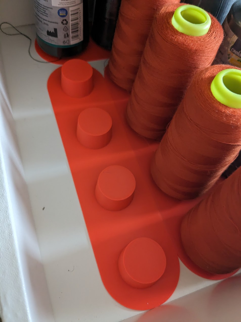 Overlock spool storage - photo 2