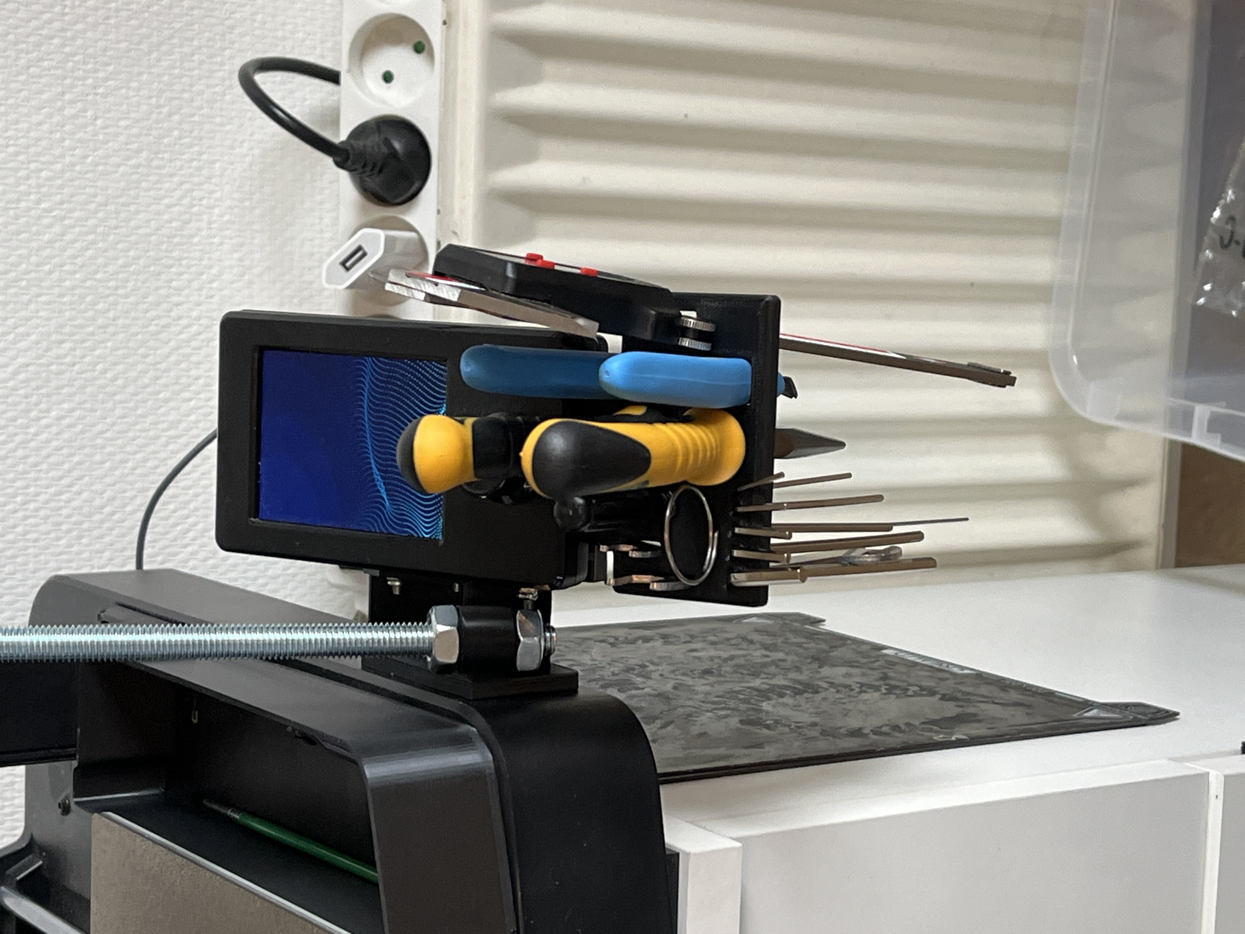 Ender 3 V3 SE - Under Screen mounted tool holder.