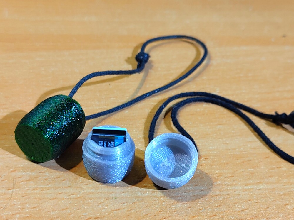 small Micro SD storage pendant - photo 2