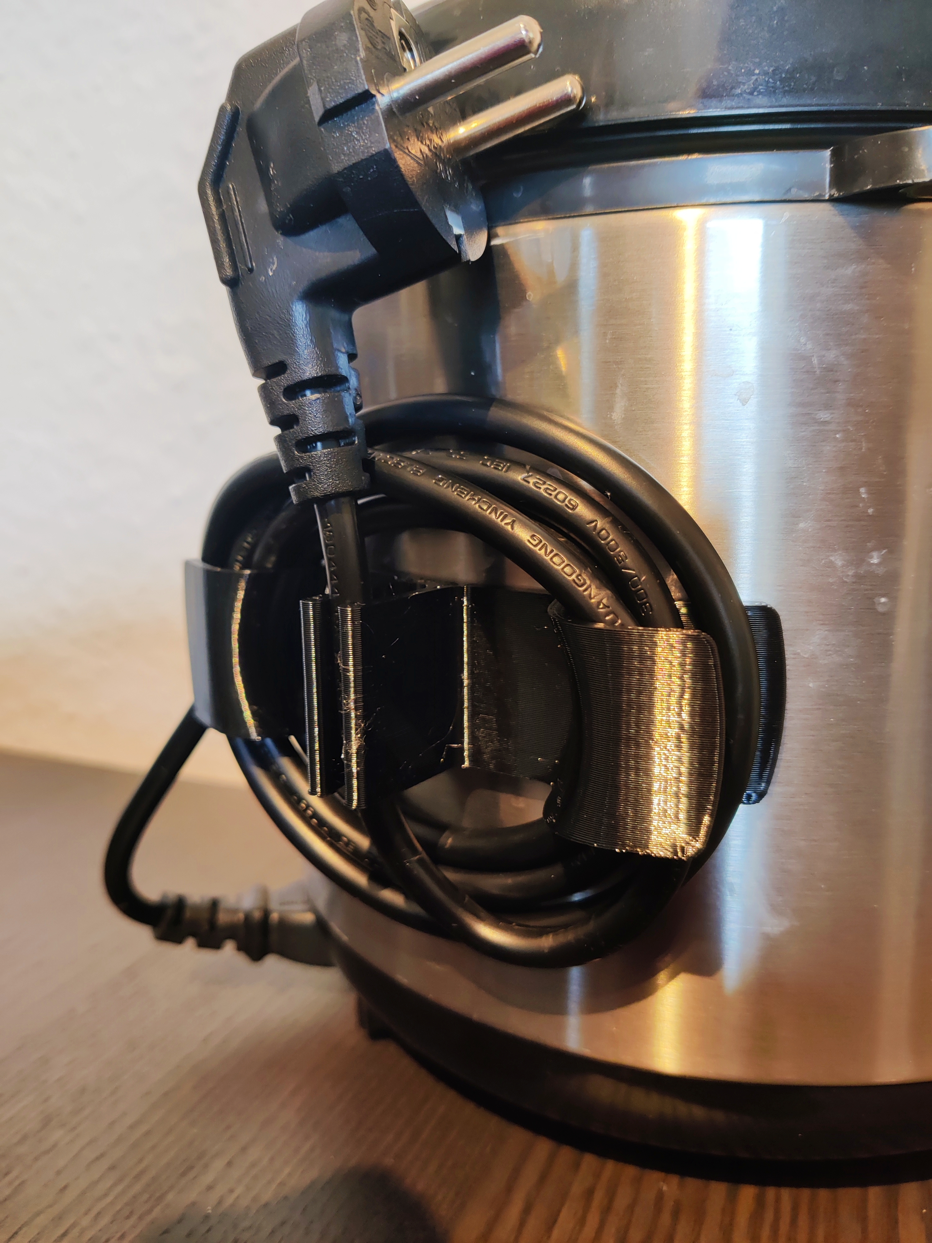Cable Wrapper for rice cooker