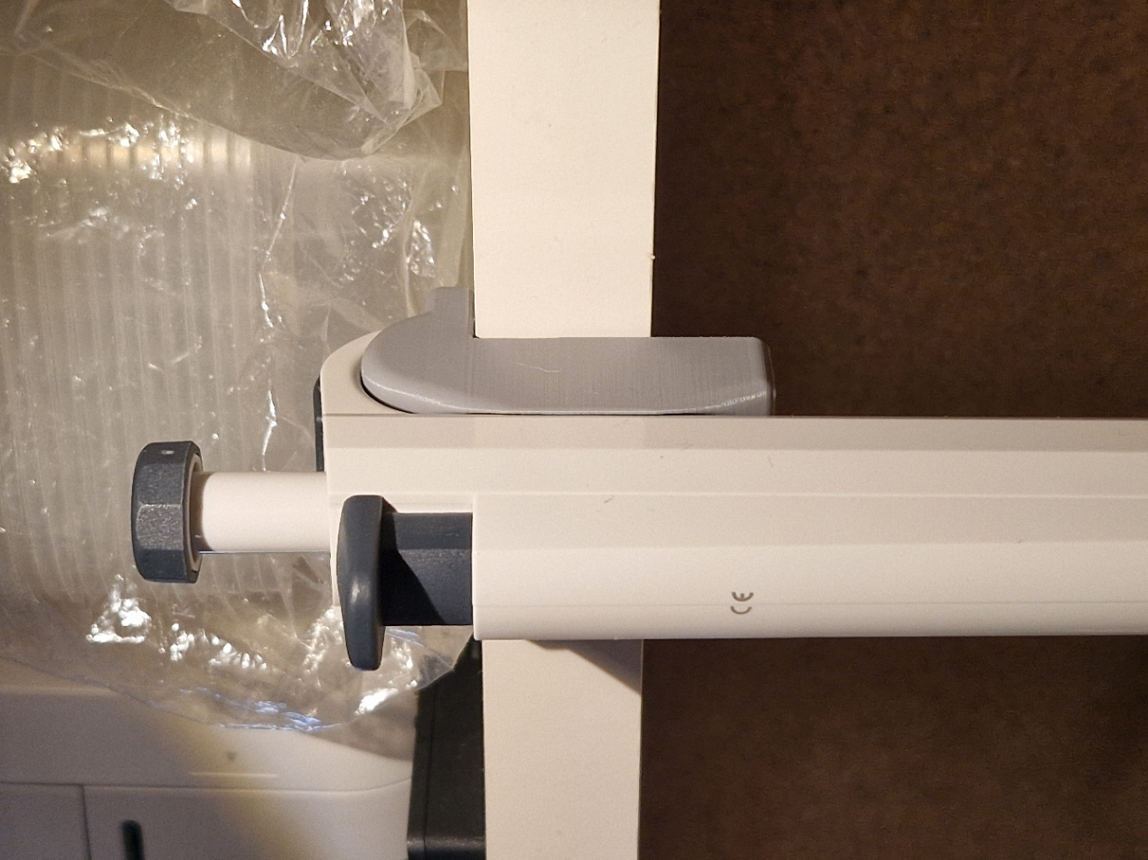 Holder for generic micropipettes (shelf/edge mounted)