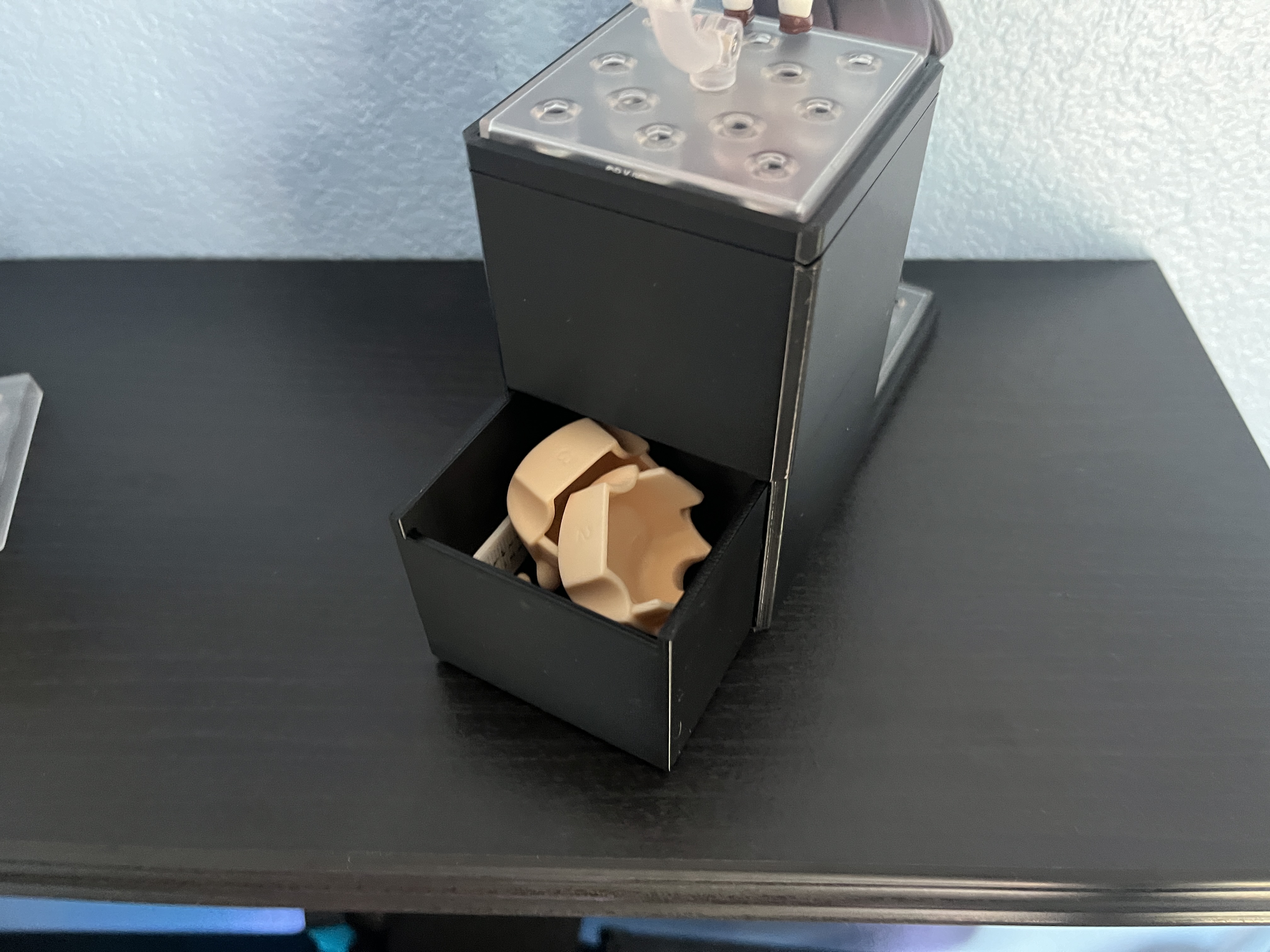 Nendoroid Display Stand with Storage - photo 3
