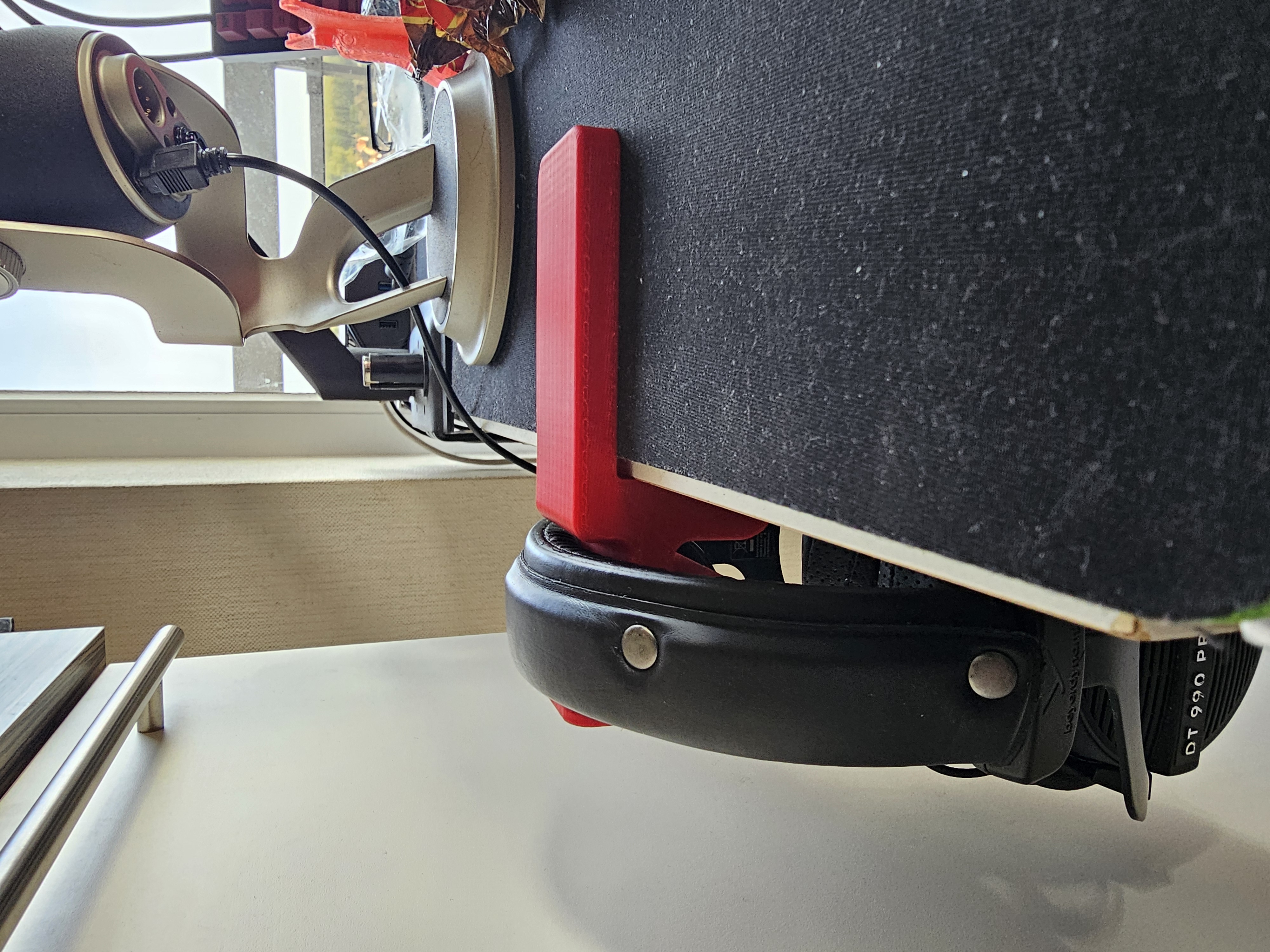 Desk Mount Headphone Holder / Mount / Clamp