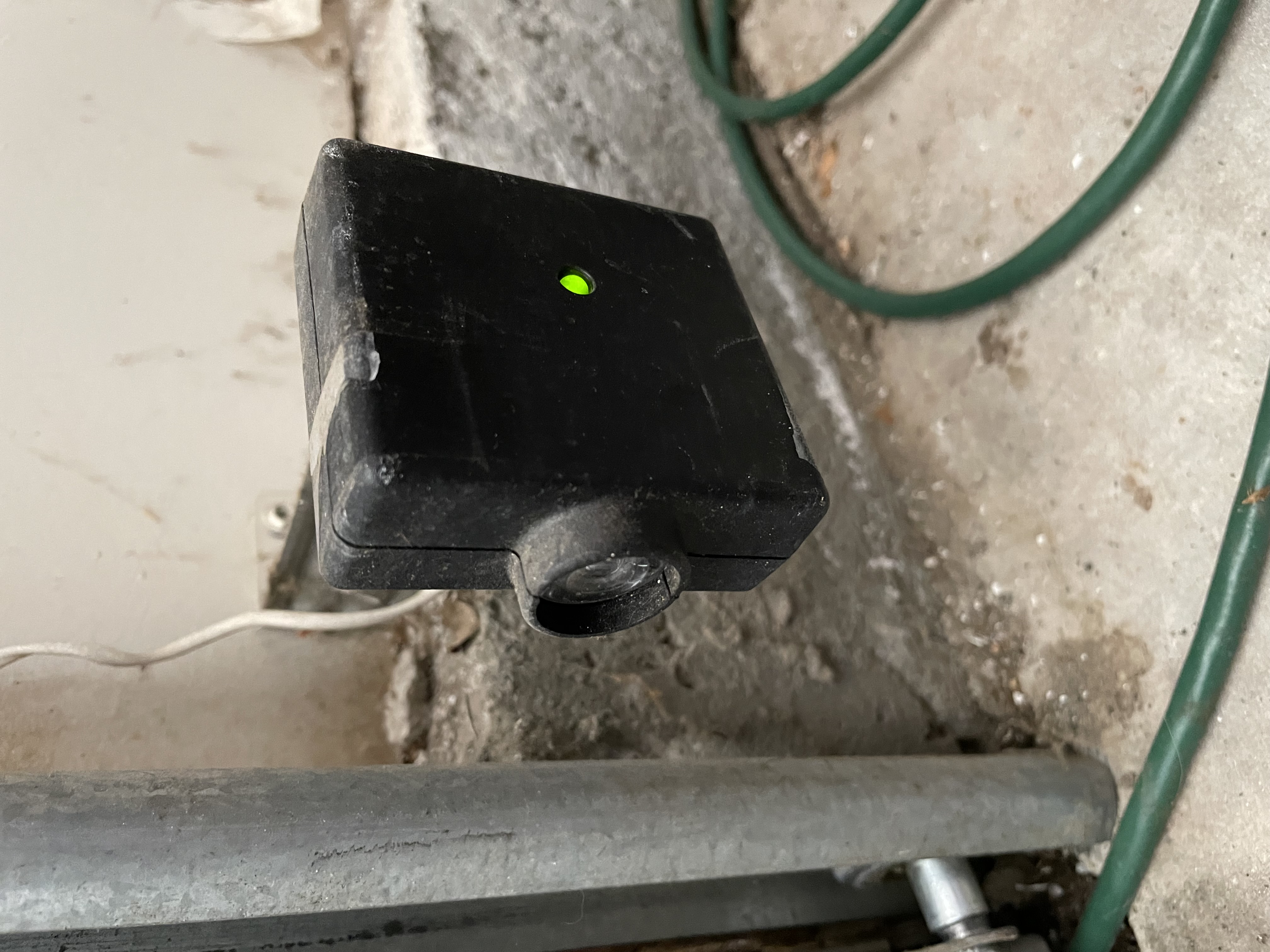 Genie Garage Door Sensor Sun Shield - photo 3