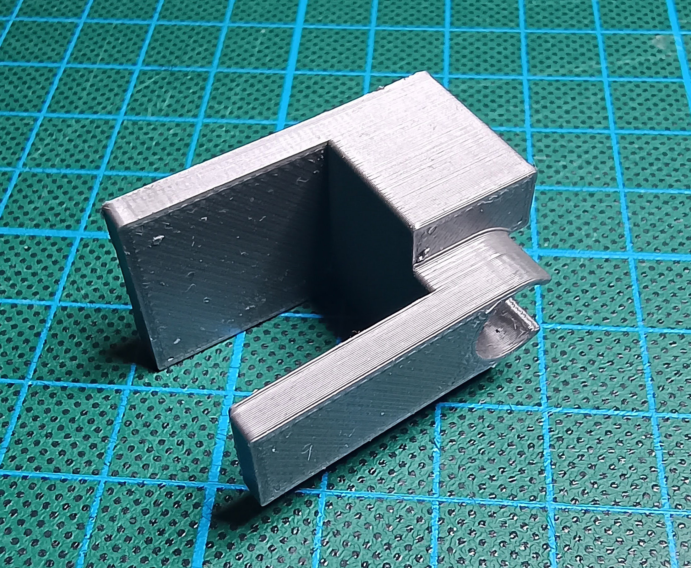 USB cable extension clamp - photo 2